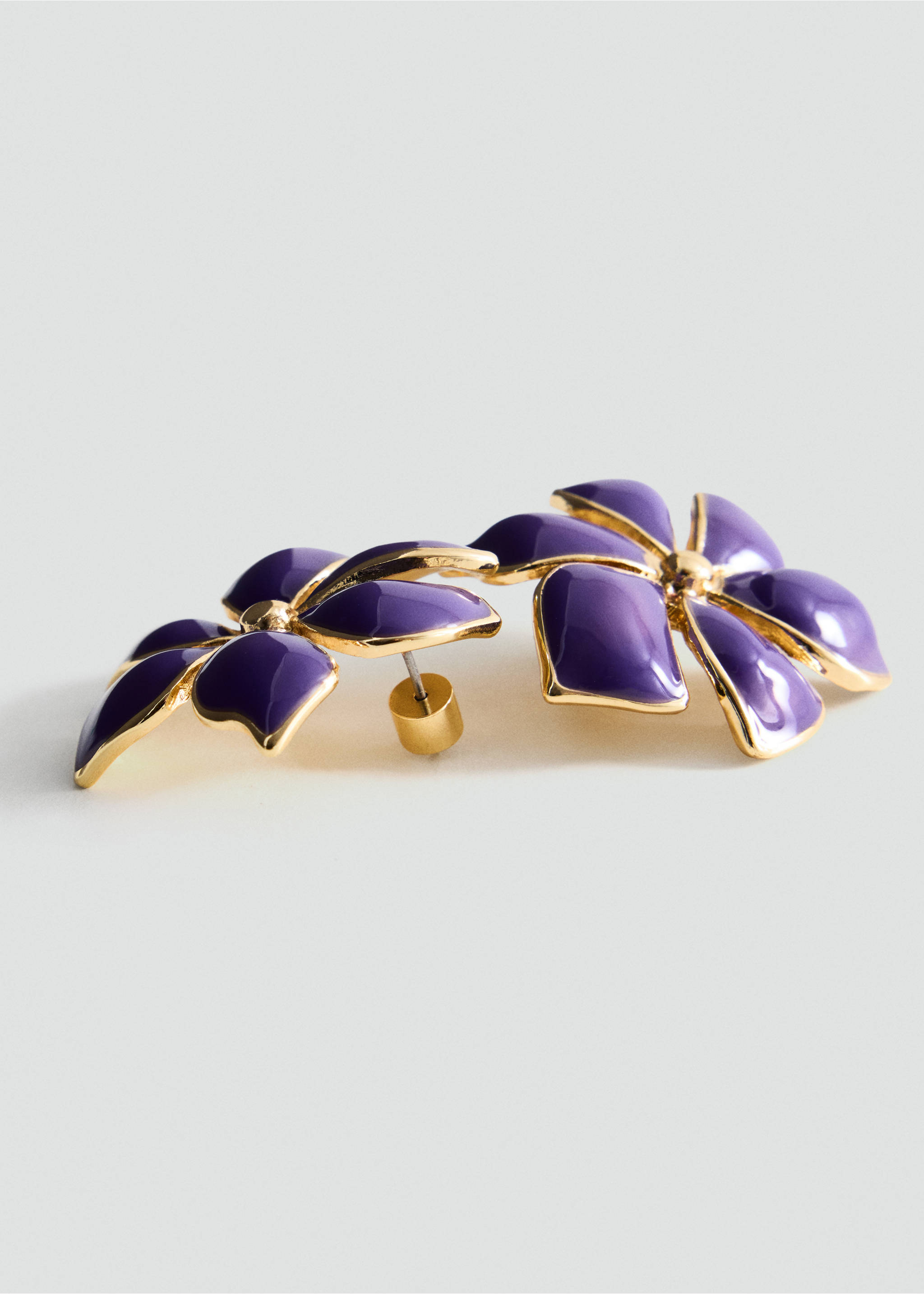 Enamel flower earring - Medium plane, Gold. Ref: 37056007-00.
