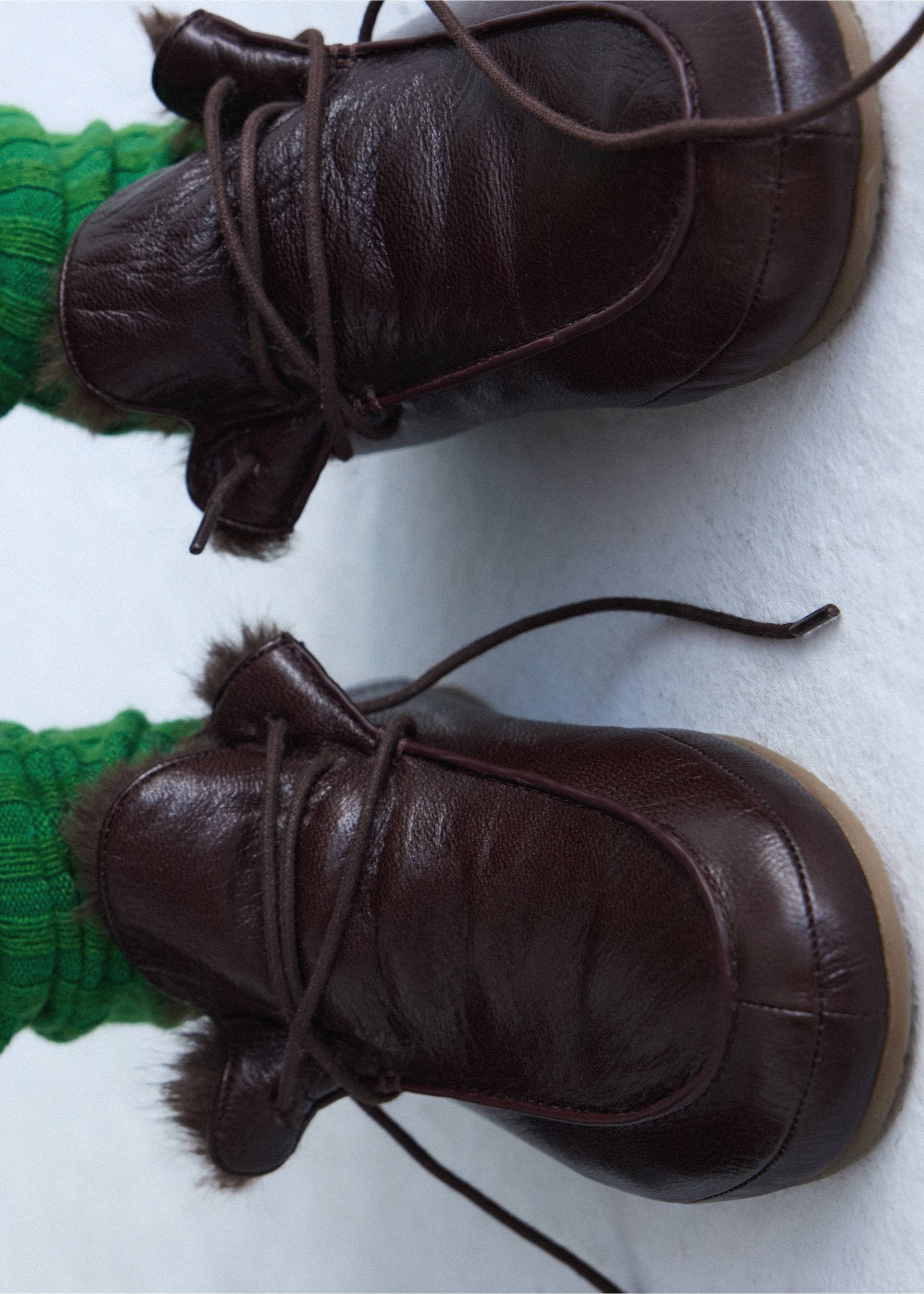 Leather moccasins with fur lining - Details of the article 9, Chocolate. Ref: 37056010-00.