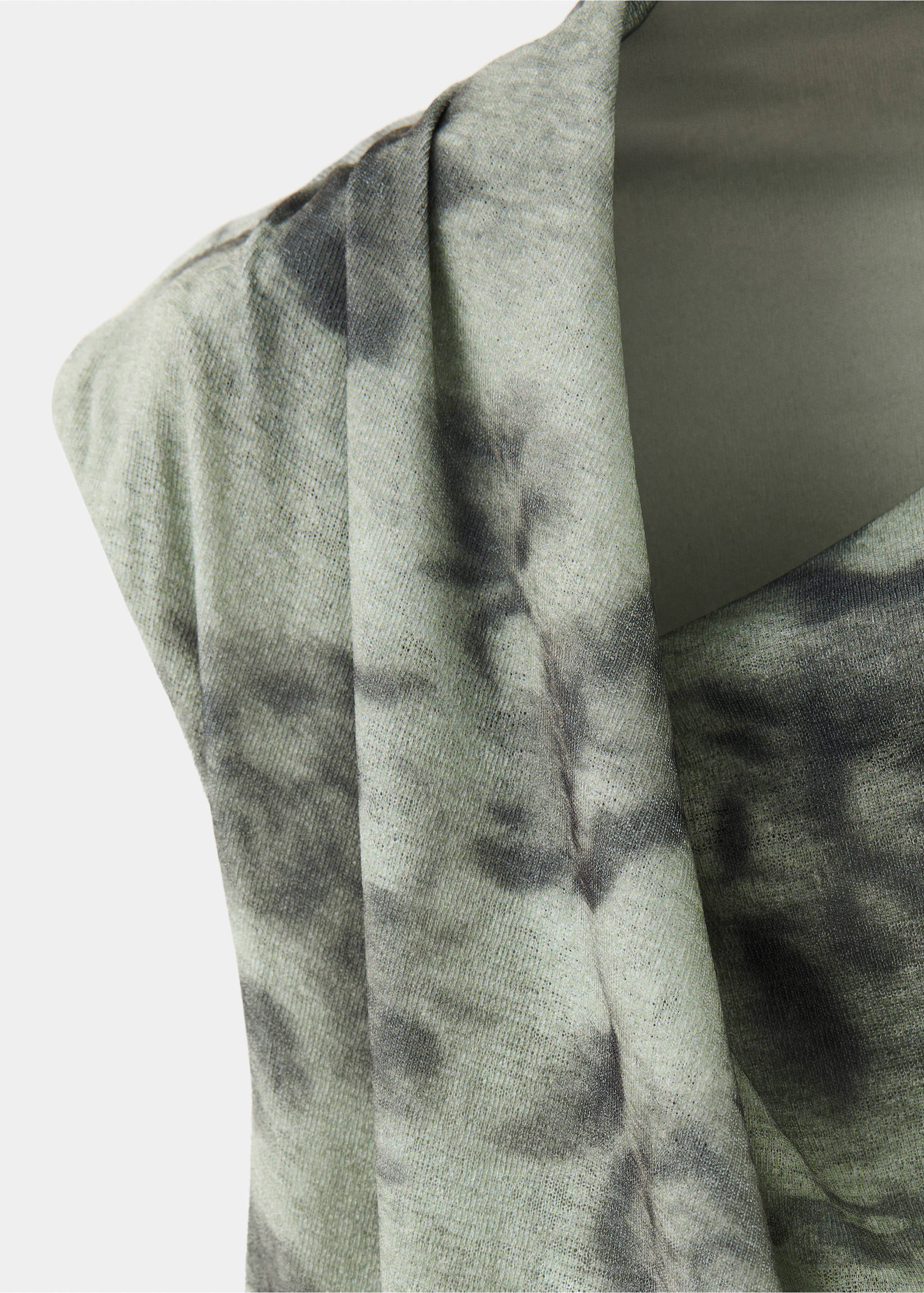 Asymmetric side ruched dress - Details of the article 8, Green. Ref: 37056012-00.