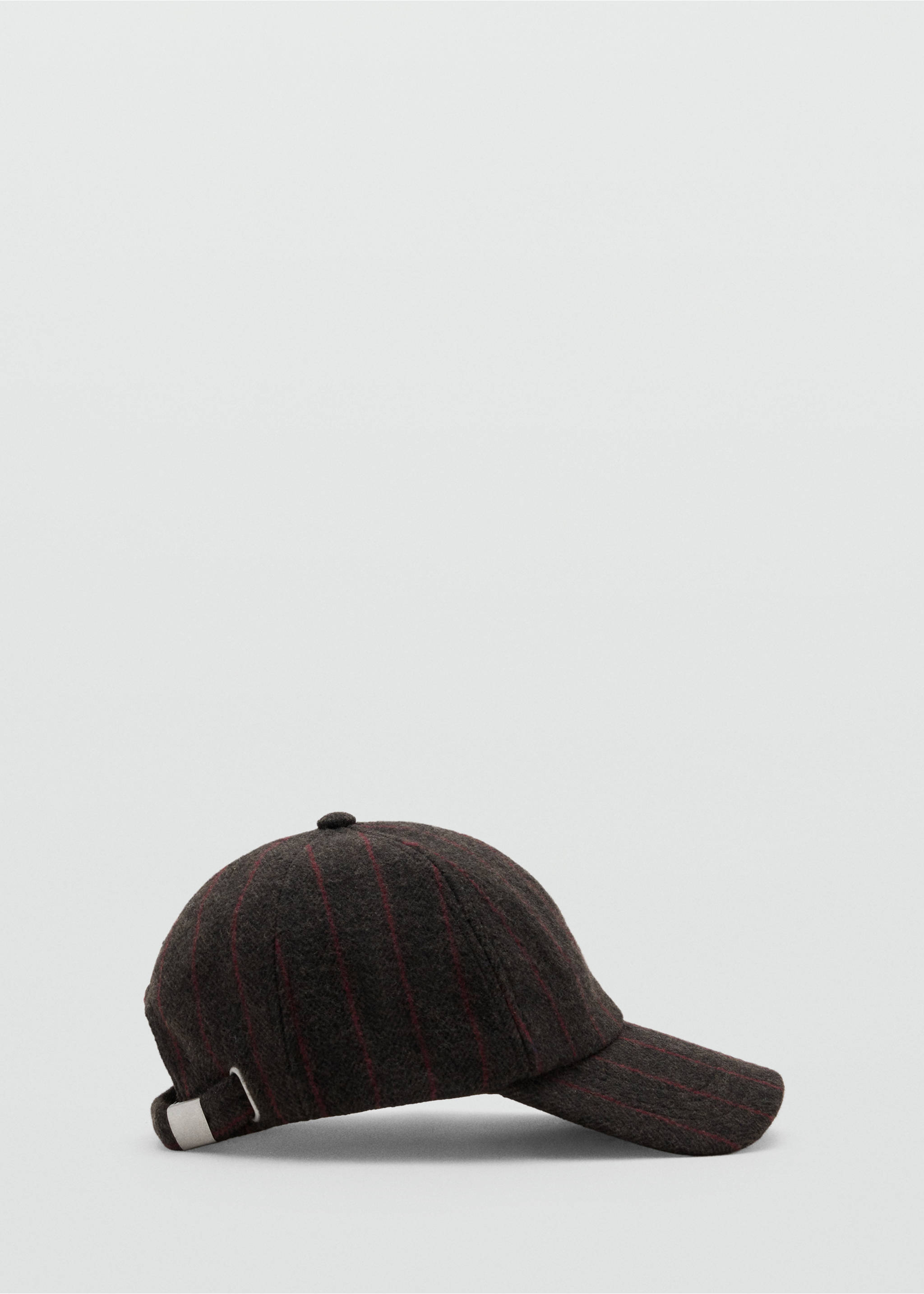 Dark brown pinstriped cap with a curved peak and adjustable metal buckle., Brown. Ref: 37056013-00.