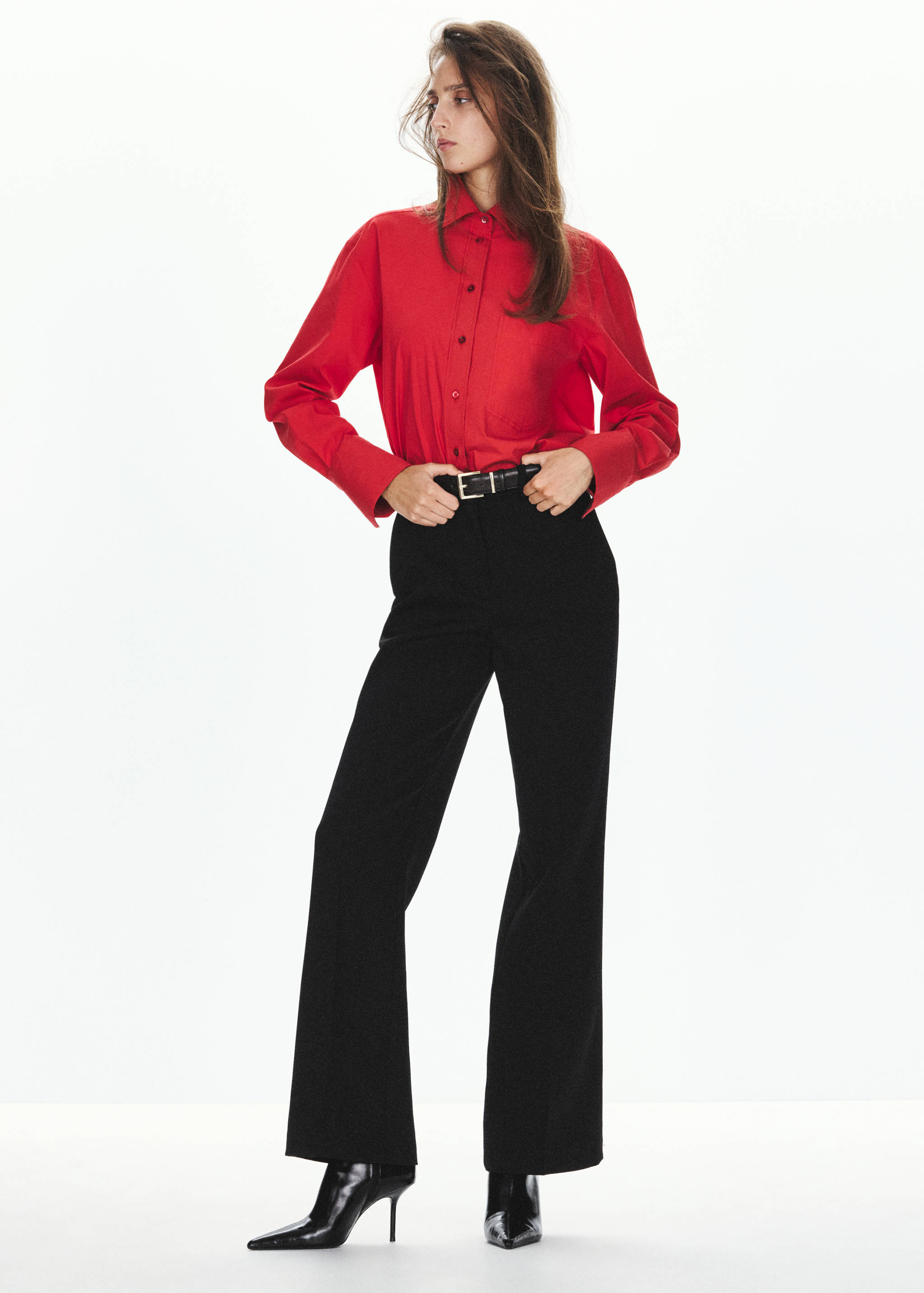Pantalón recto tiro bajo - Plano general