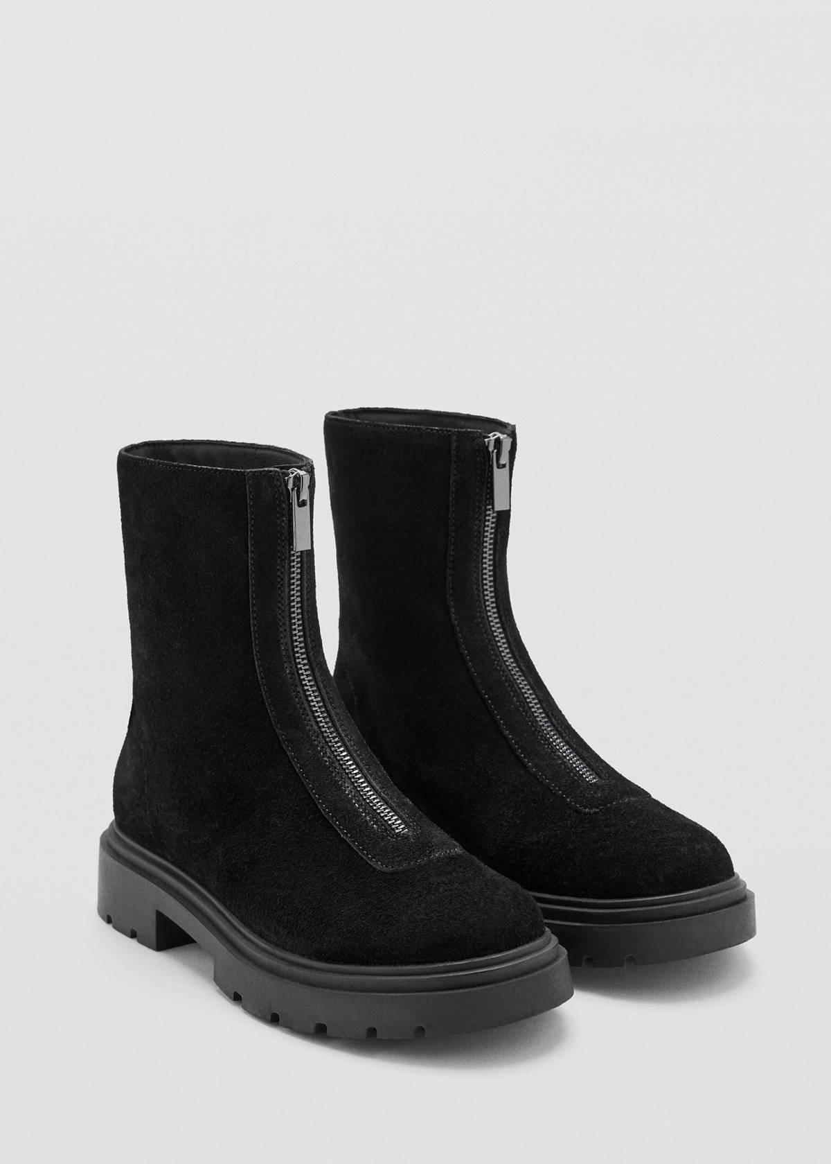 Zipped leather ankle boots — Black