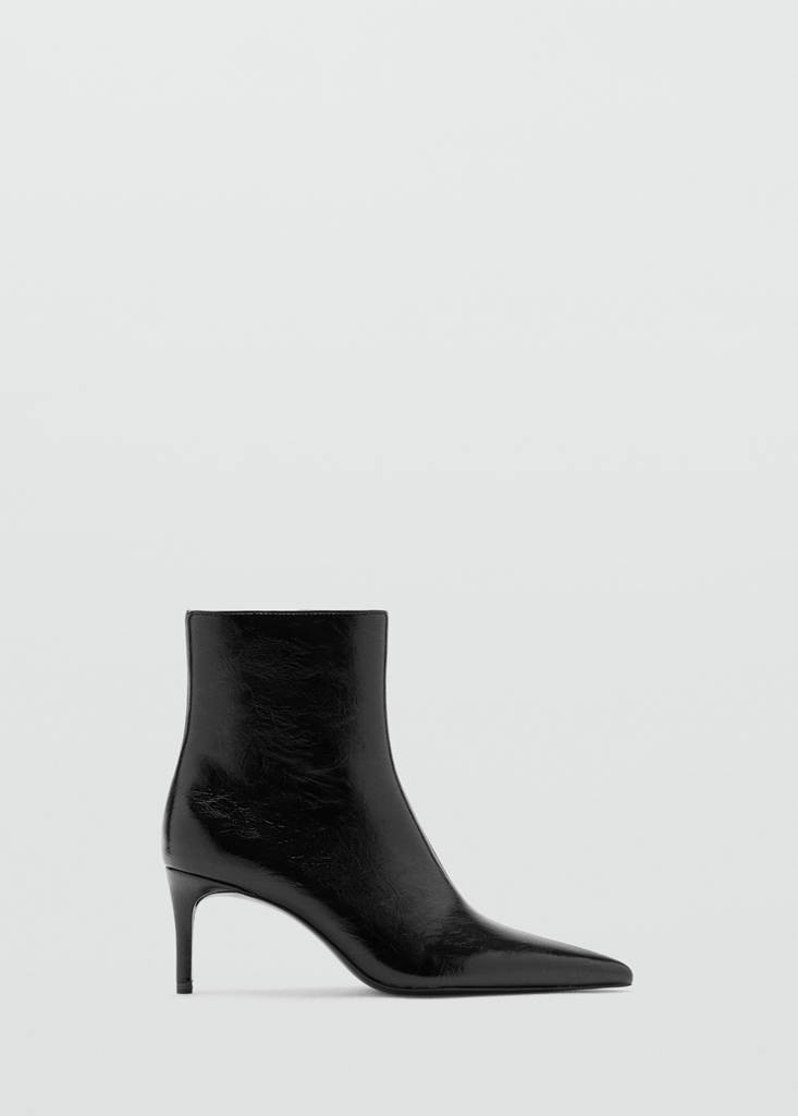 Glossy pointed-toe ankle boot — Black