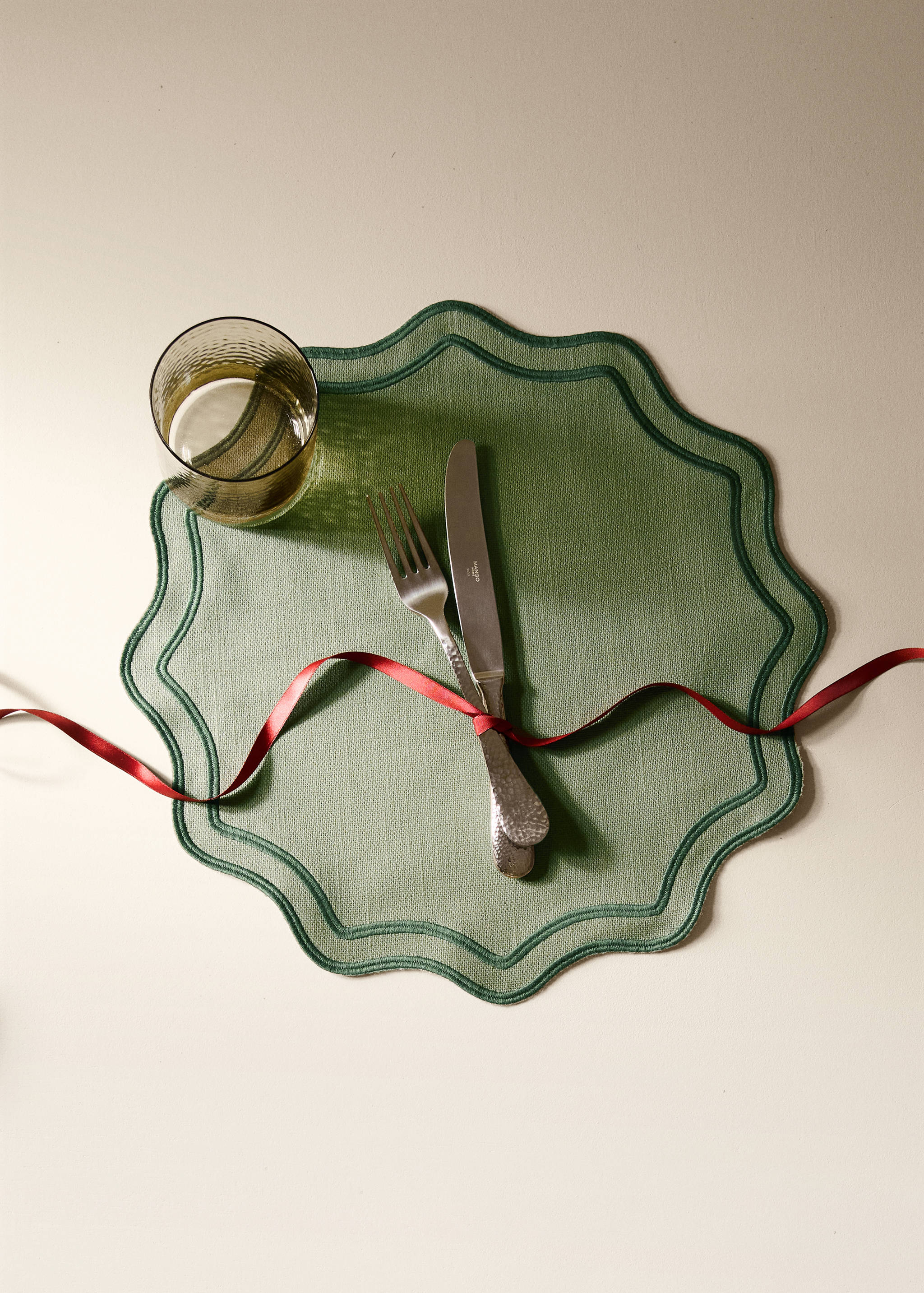 Cotton placemat with embroidered trim - General plane