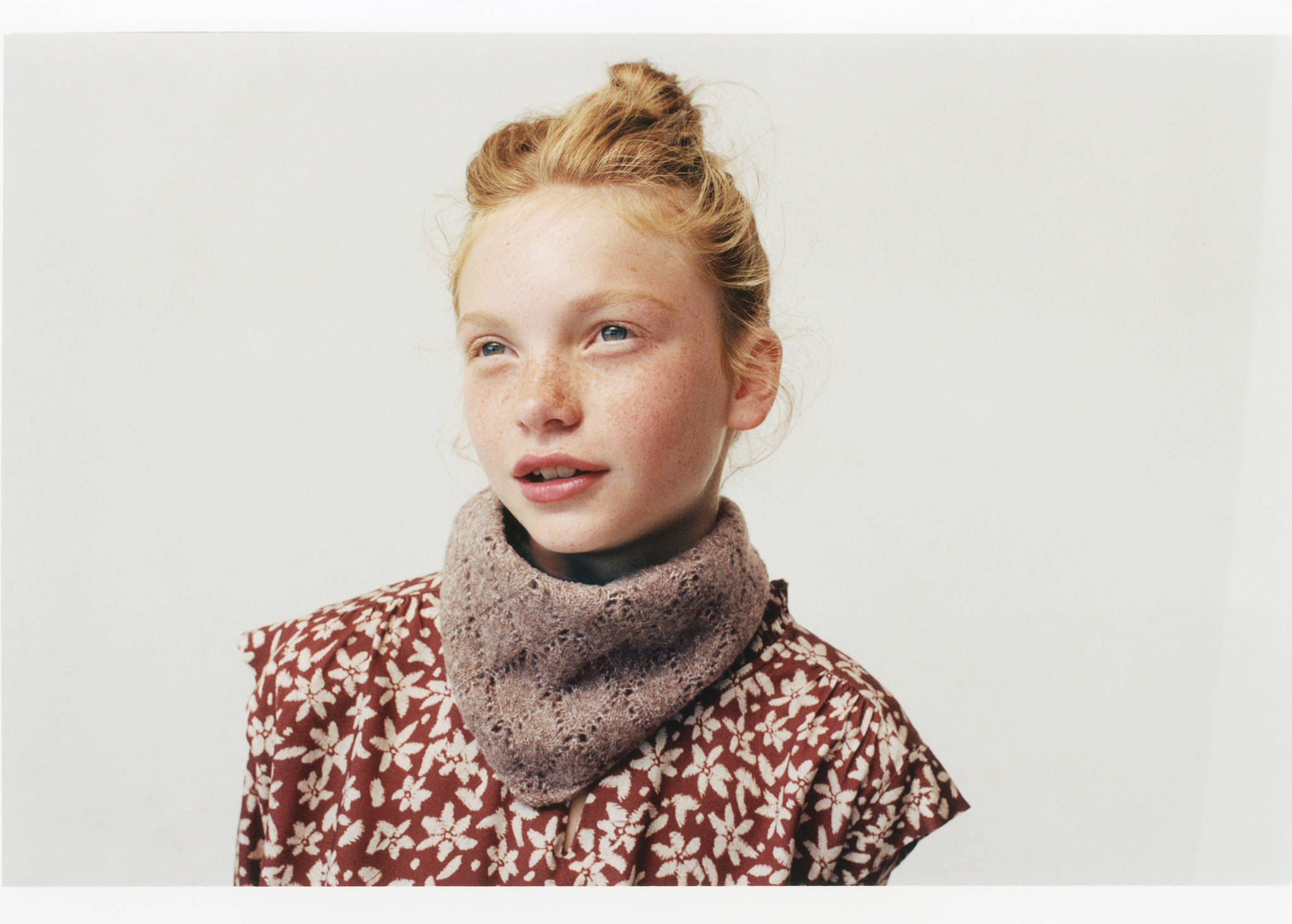 Openwork knitted scarf - Panoramic plane