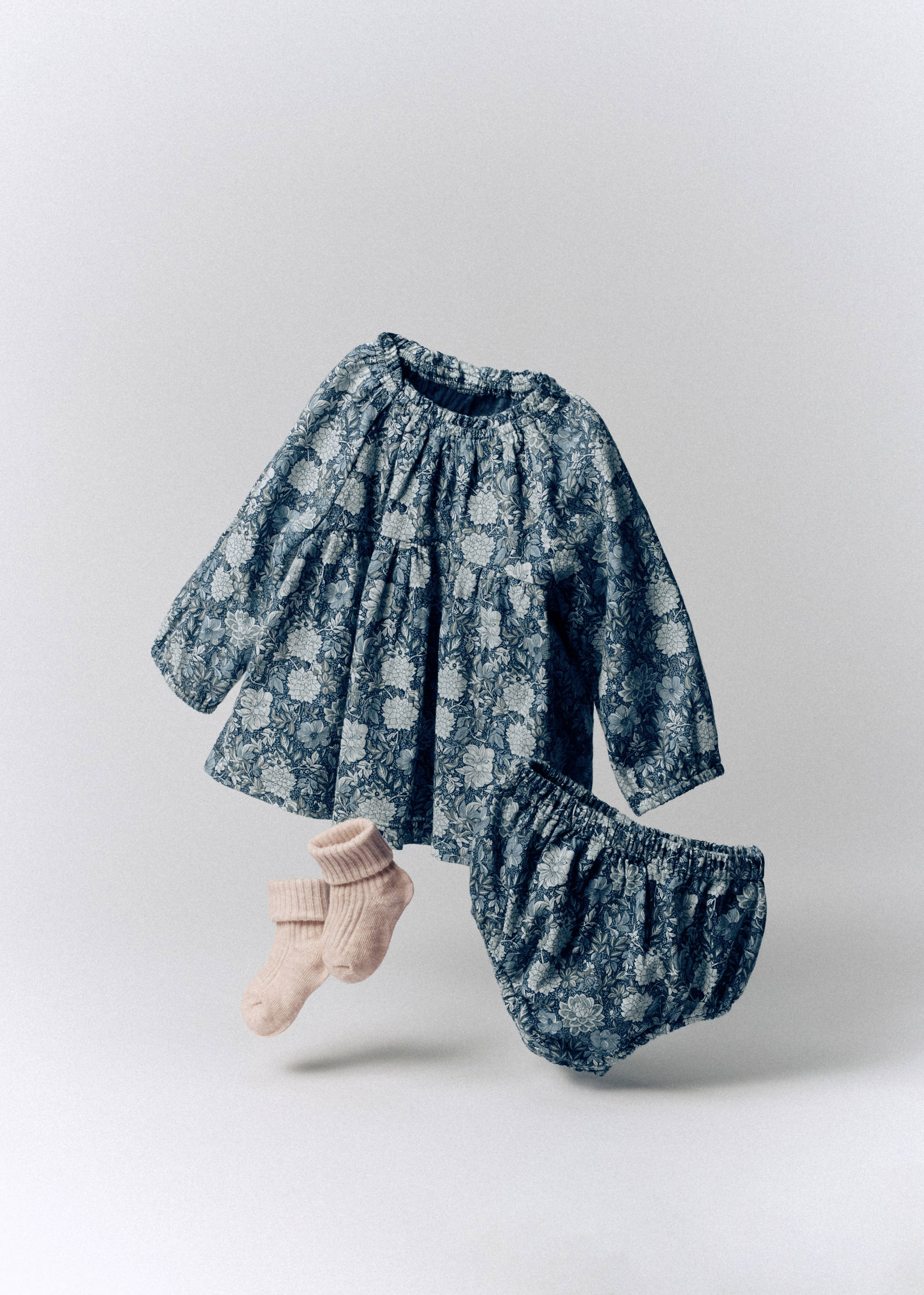 Floral-print dress and playsuit - Details of the article 5