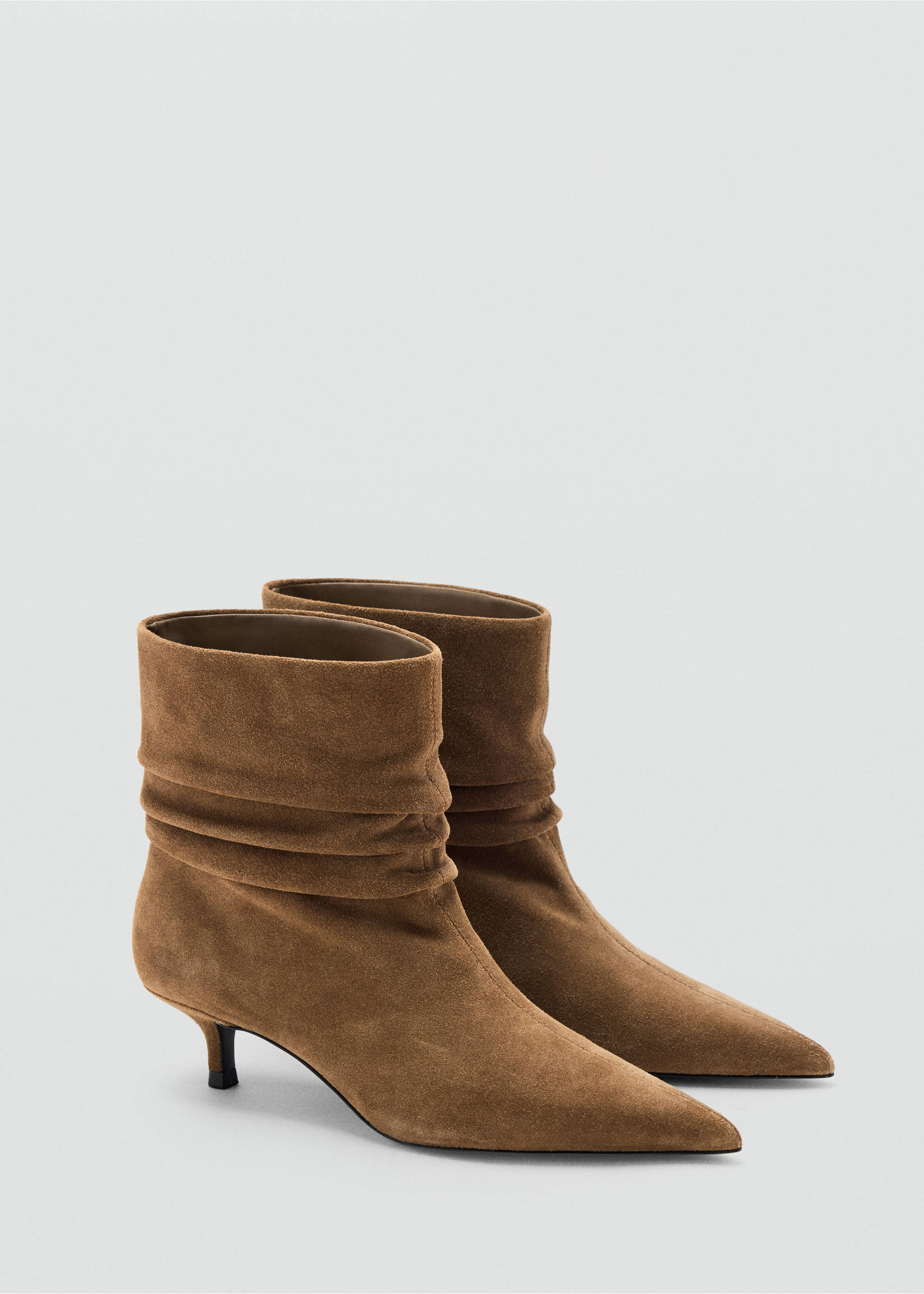 Brown suede ankle boots with pointed toes and kitten heels., Medium Brown. Ref: 37056342-00.