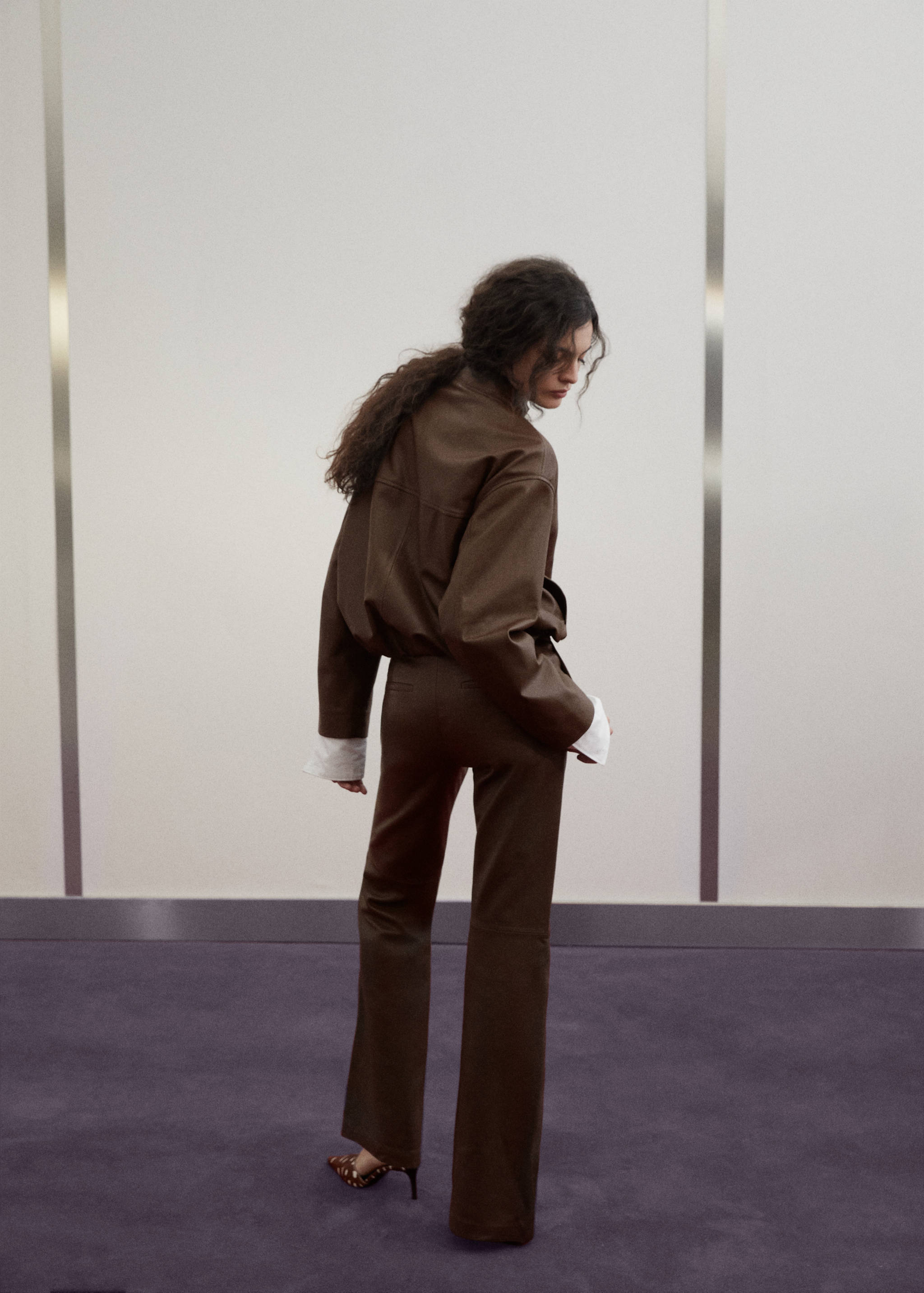 Leather zipper jacket - Reverse of the article