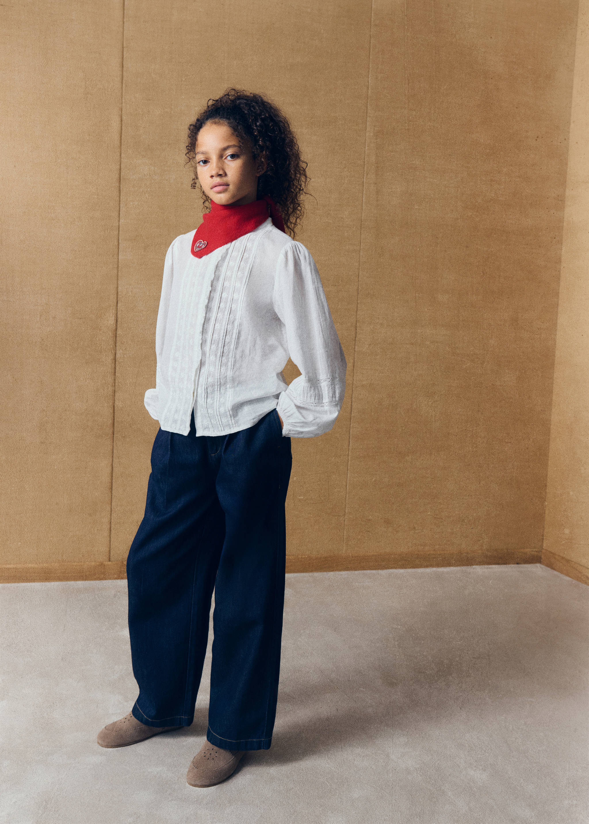 Cotton blouse with embroidered details - Details of the article 5