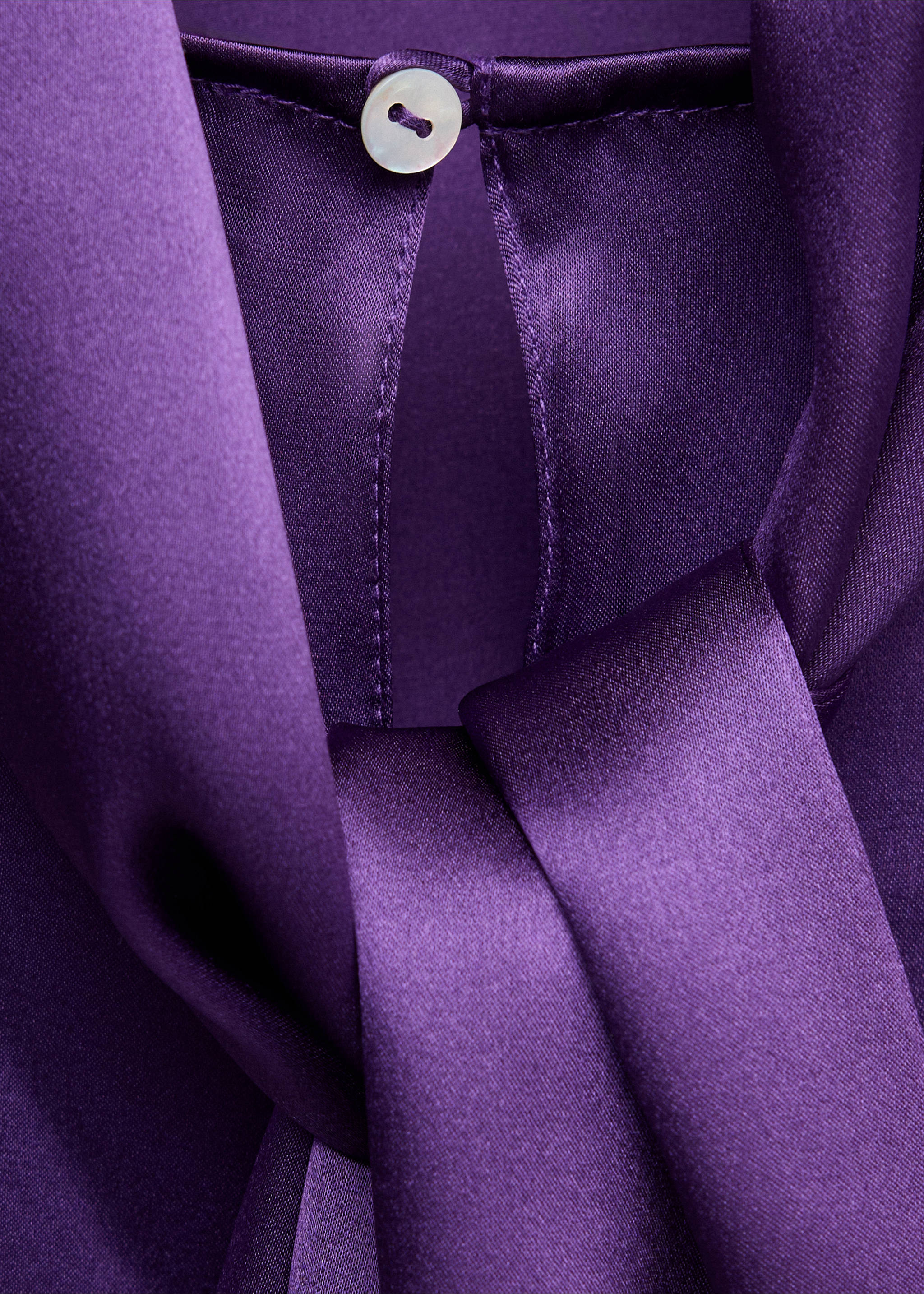 100% silk blouse with a tie-neck - Details of the article 0, Violet. Ref: 37056353-00.