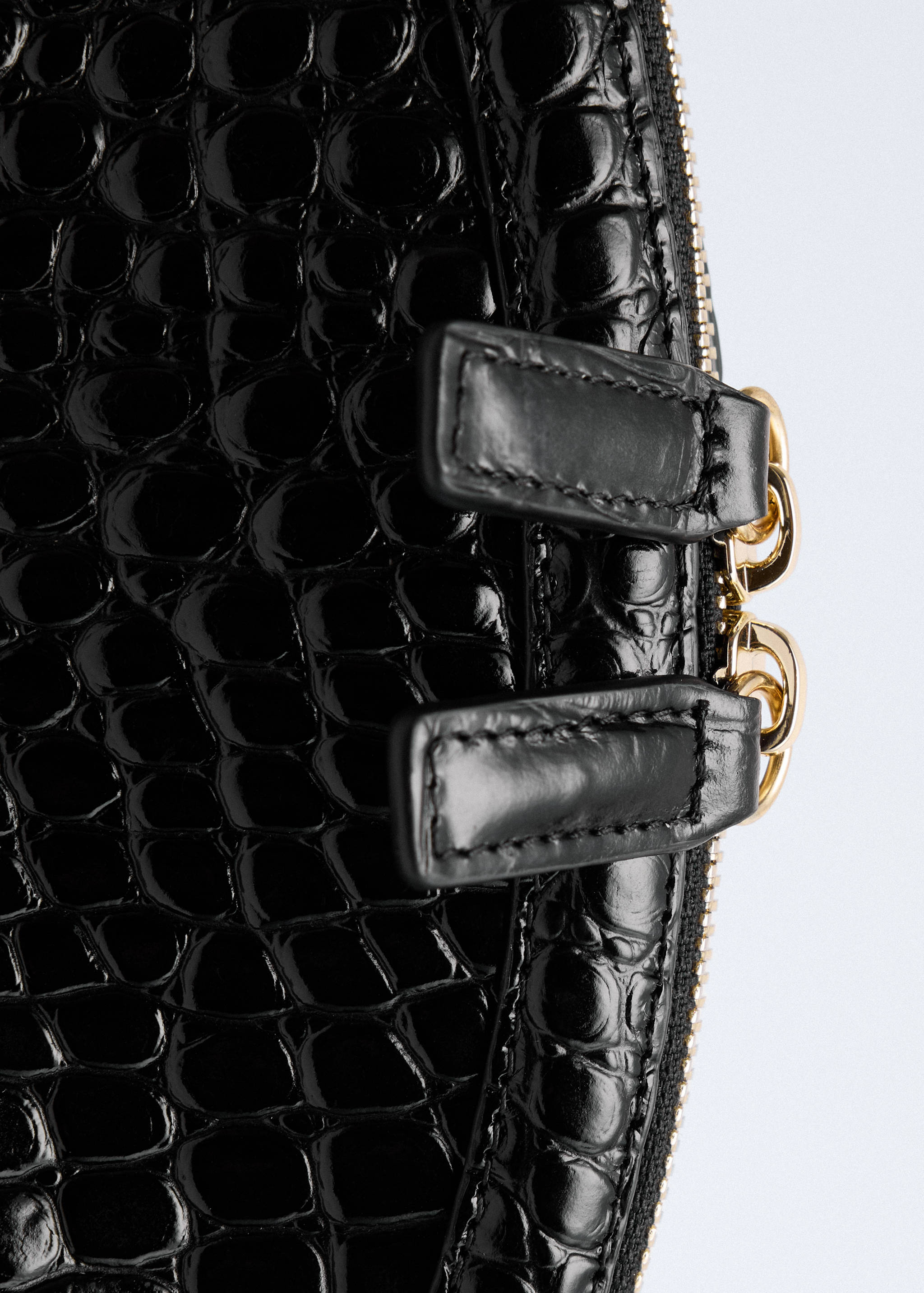 Croc-effect leather clutch bag - Details of the article 1