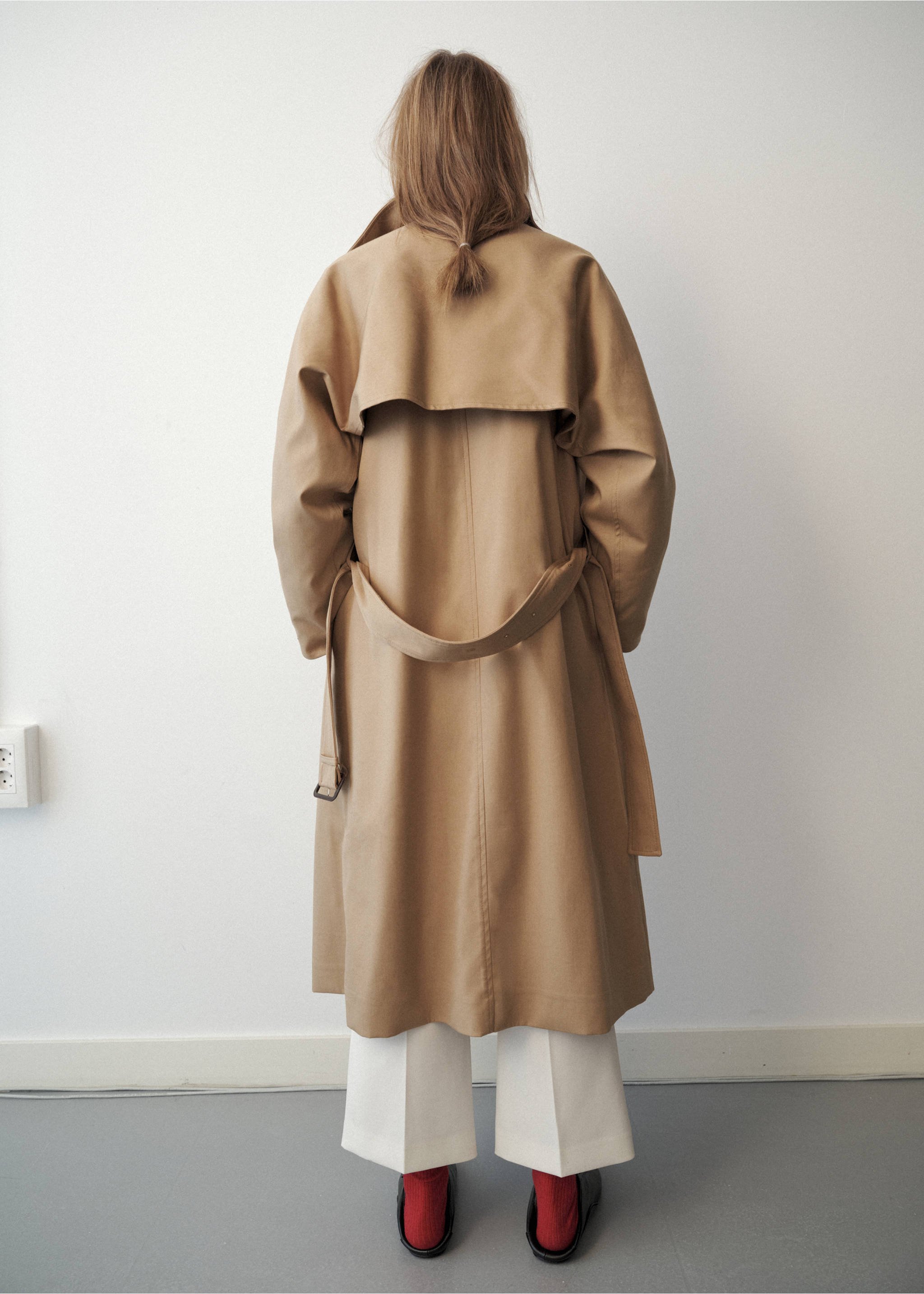 Cotton trench coat with belt - Reverse of the article, Beige. Ref: 37056366-00.