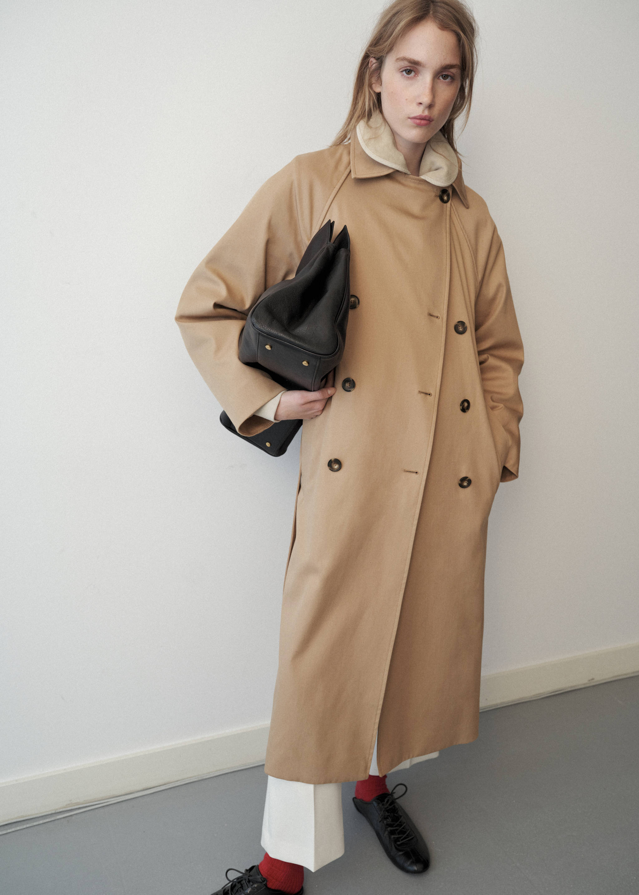 Cotton trench coat with belt - Details of the article 2