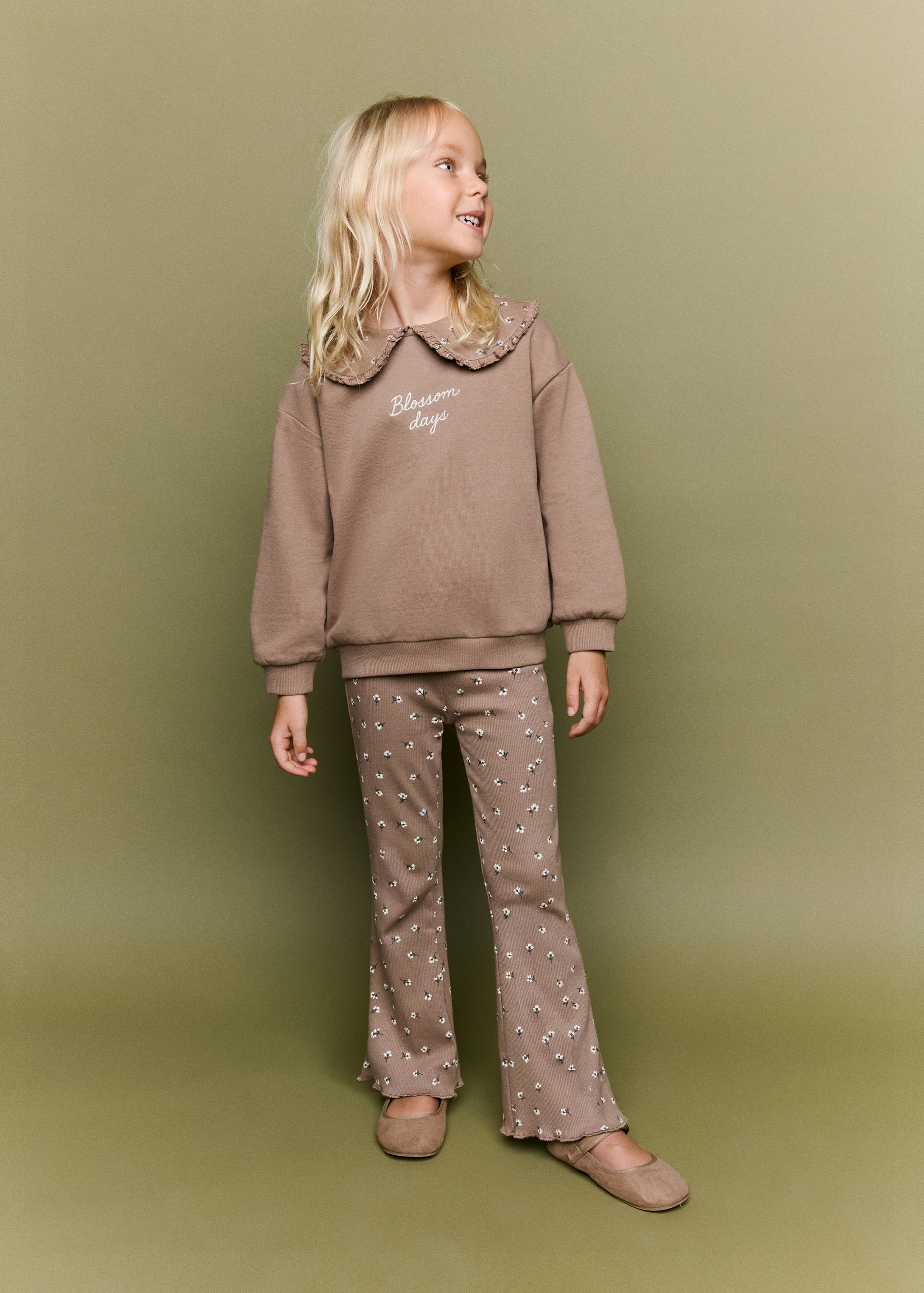 Sweater met reverskraag - Overzichtstekening