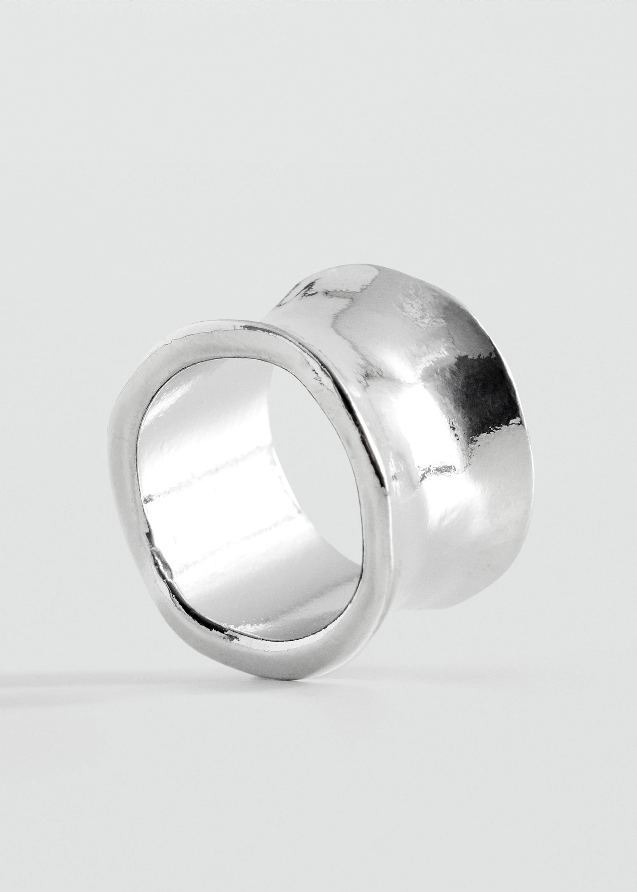Wide metal ring with an irregular finish - Medium plane, Silver. Ref: 37056749-00.