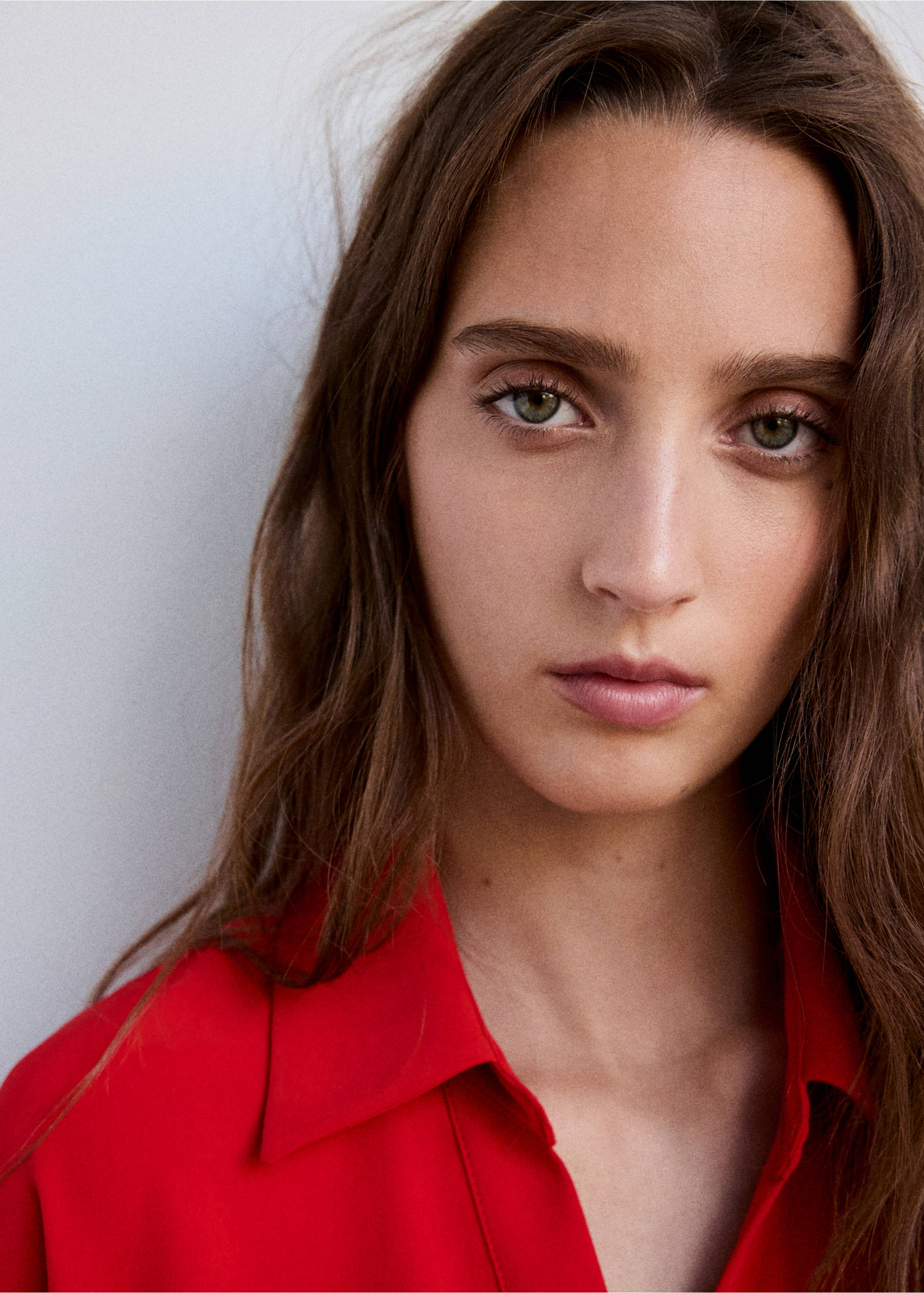 Draped-neck shirt - Details of the article 1, Red. Ref: 37057114-00.