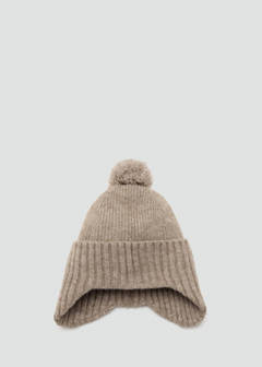 Pom pom cable-knit beanie — Sand 1