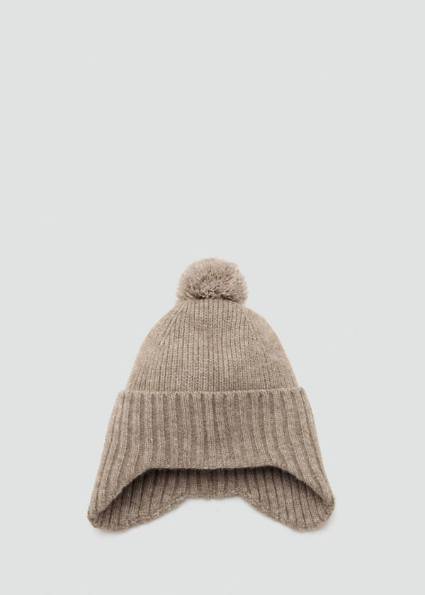 Pom pom cable-knit beanie — Sand