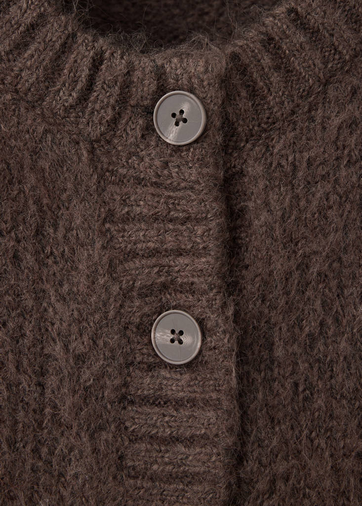Knitted gilet with buttons - thumbnail 6