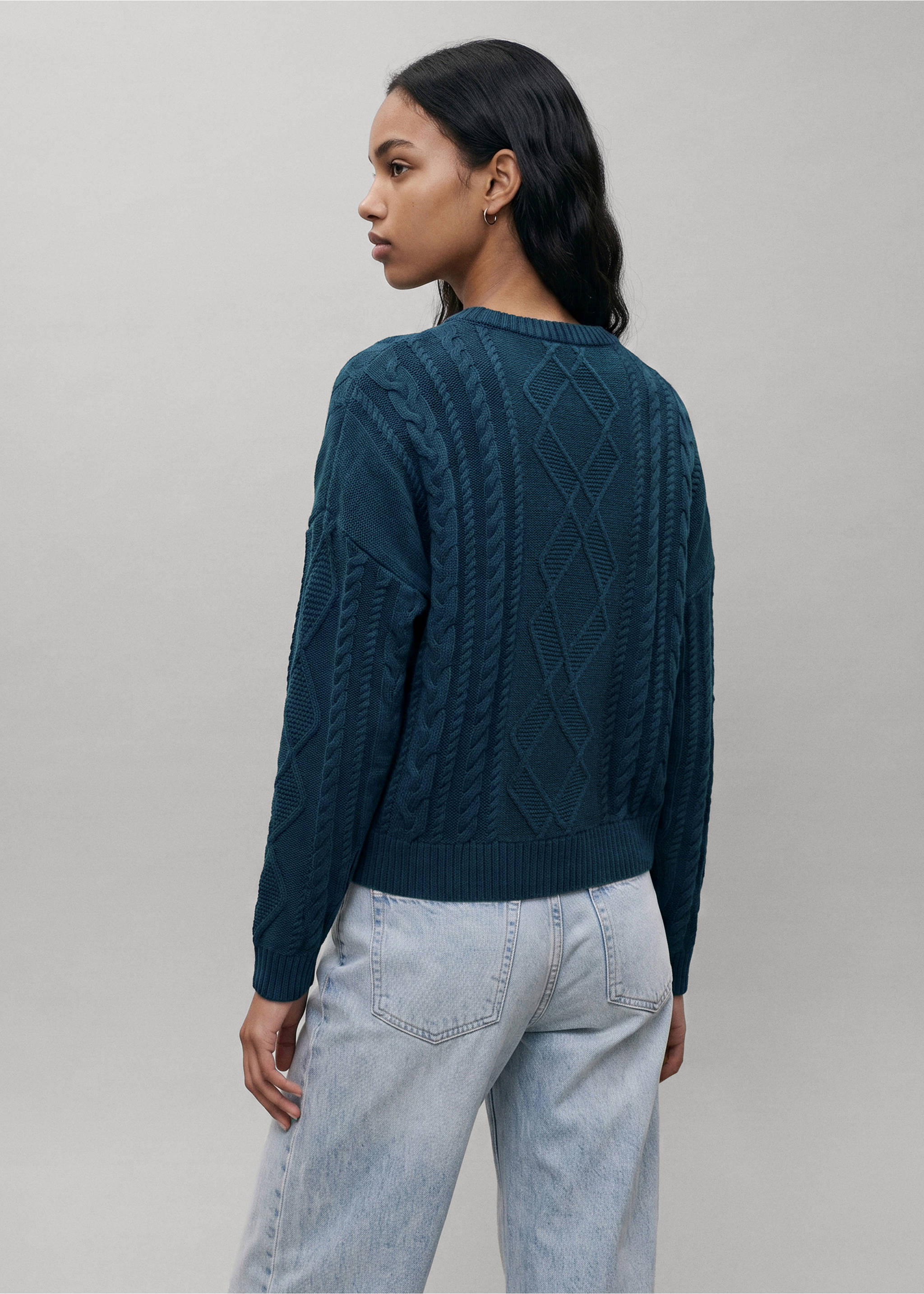 Dark teal cable-knit jumper, back view, Navy. Ref: 37057132-00.