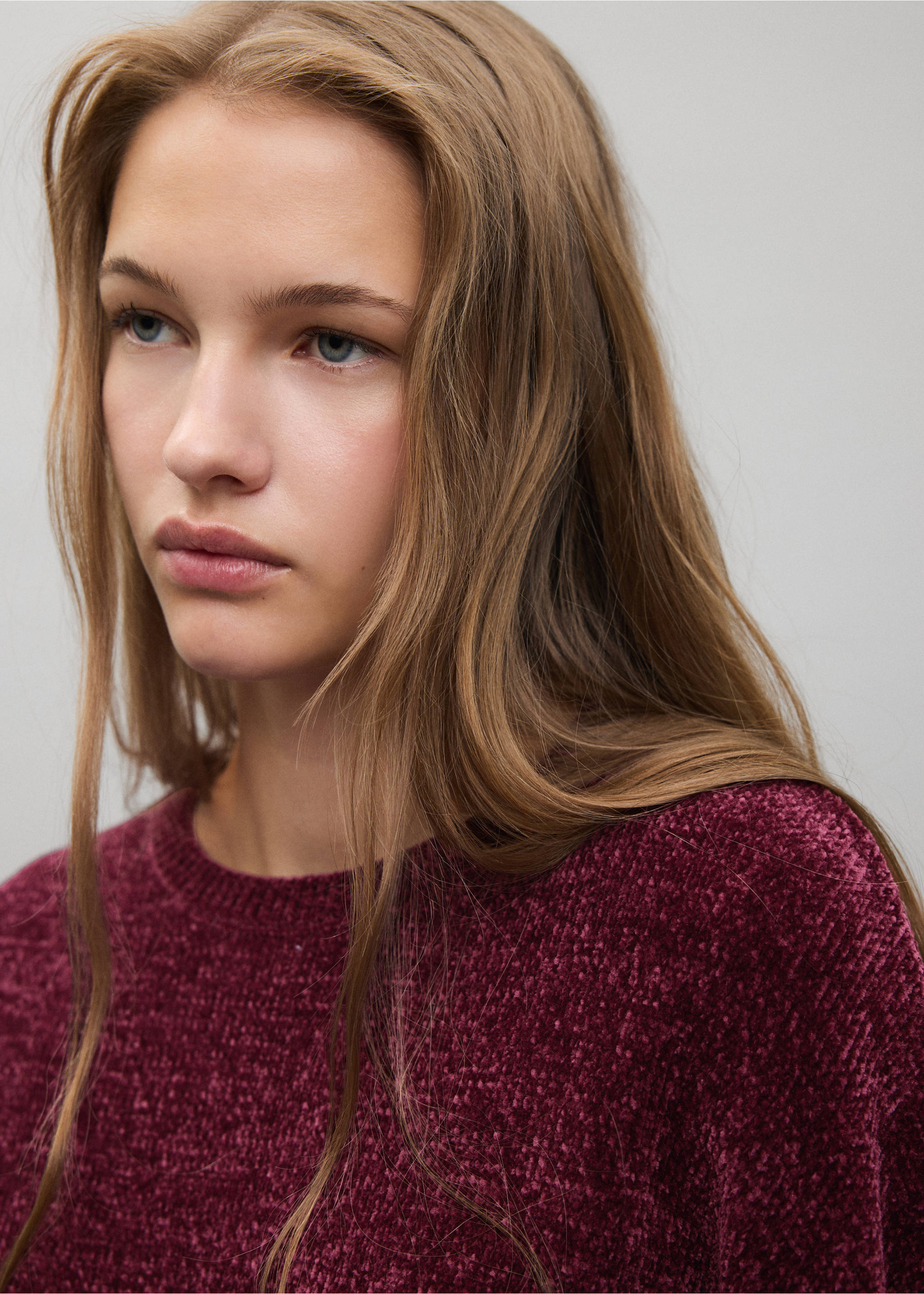 Chenille knit sweater - Details of the article 1, Burgundy. Ref: 37057134-00.