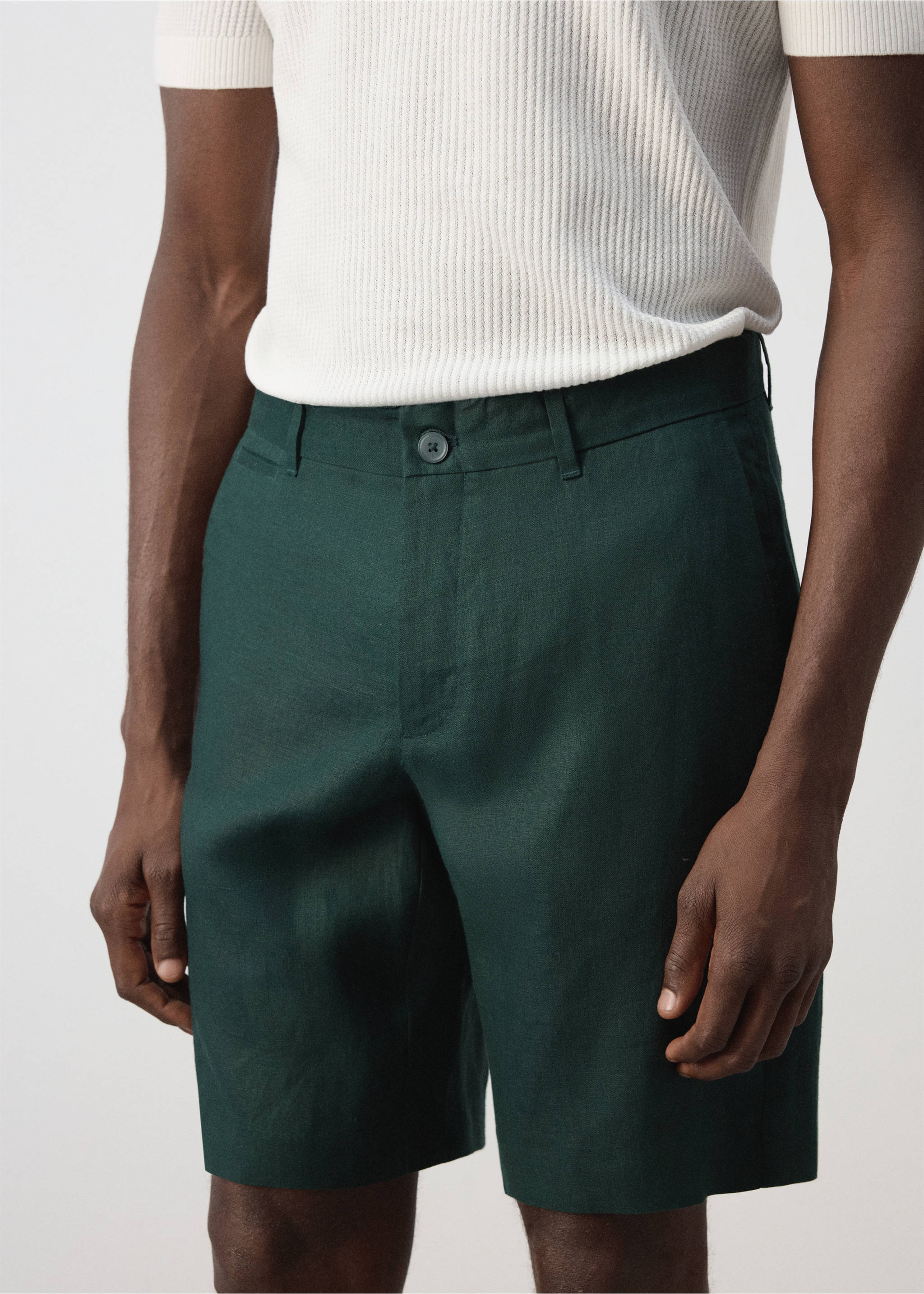 Bermuda regular-fit 100 % lin - Détail de l'article 1, Vert foncé. Ref: 37057772-00.