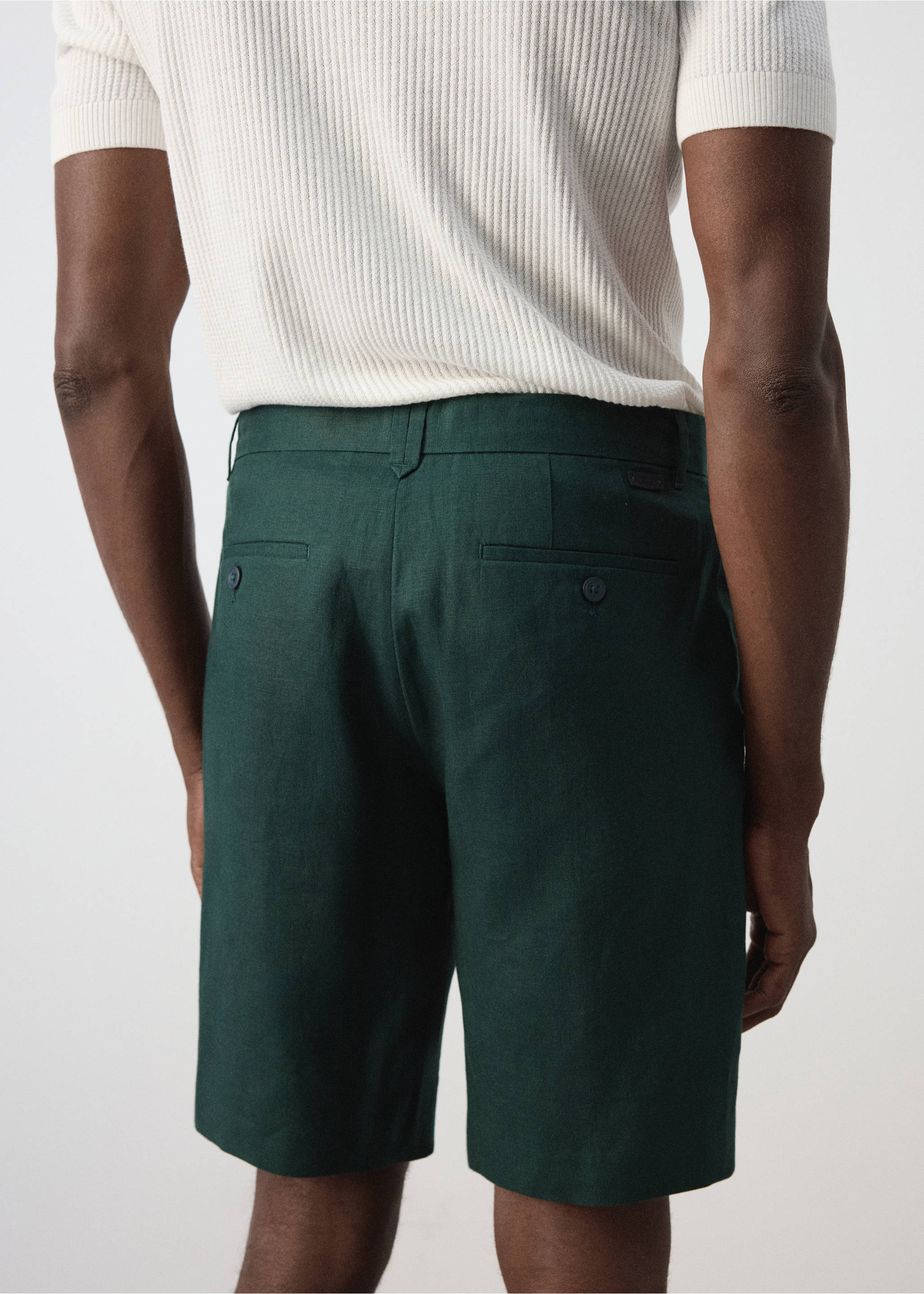 Bermuda regular-fit 100 % lin - Détail de l'article 4, Vert foncé. Ref: 37057772-00.