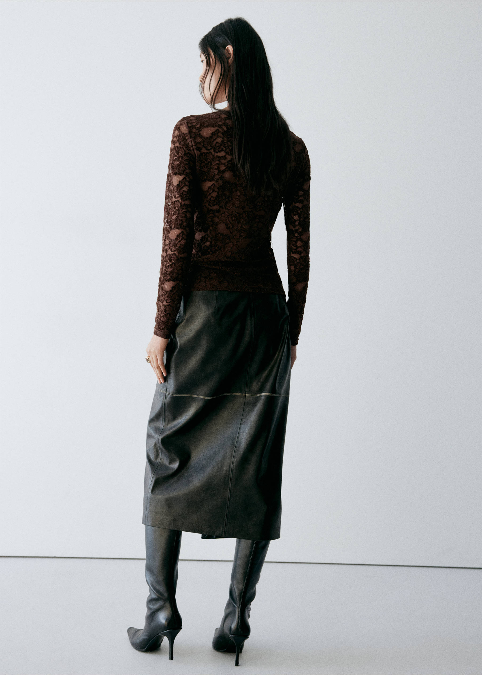 Velvet lace top - Reverse of the article, Brown. Ref: 37057778-00.
