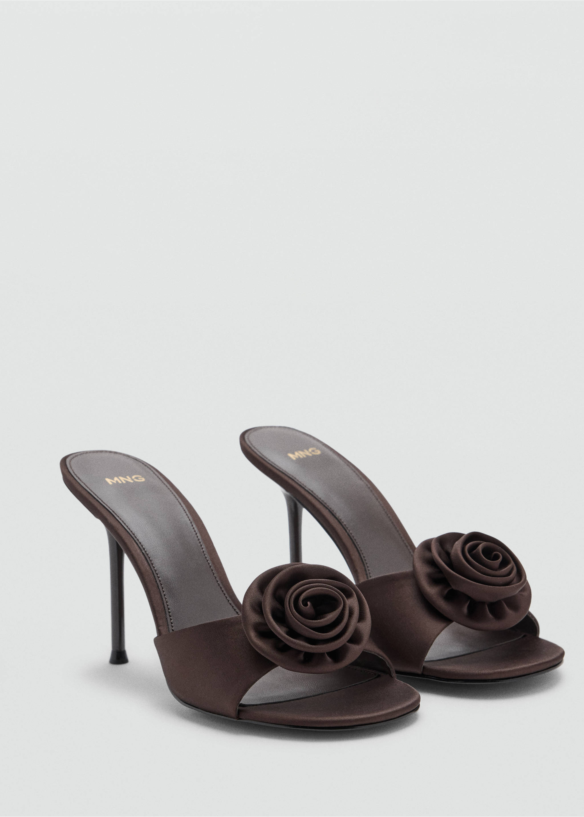 Sandali raso maxi fiore - Piano medio, Cioccolato. Ref: 37057788-00.