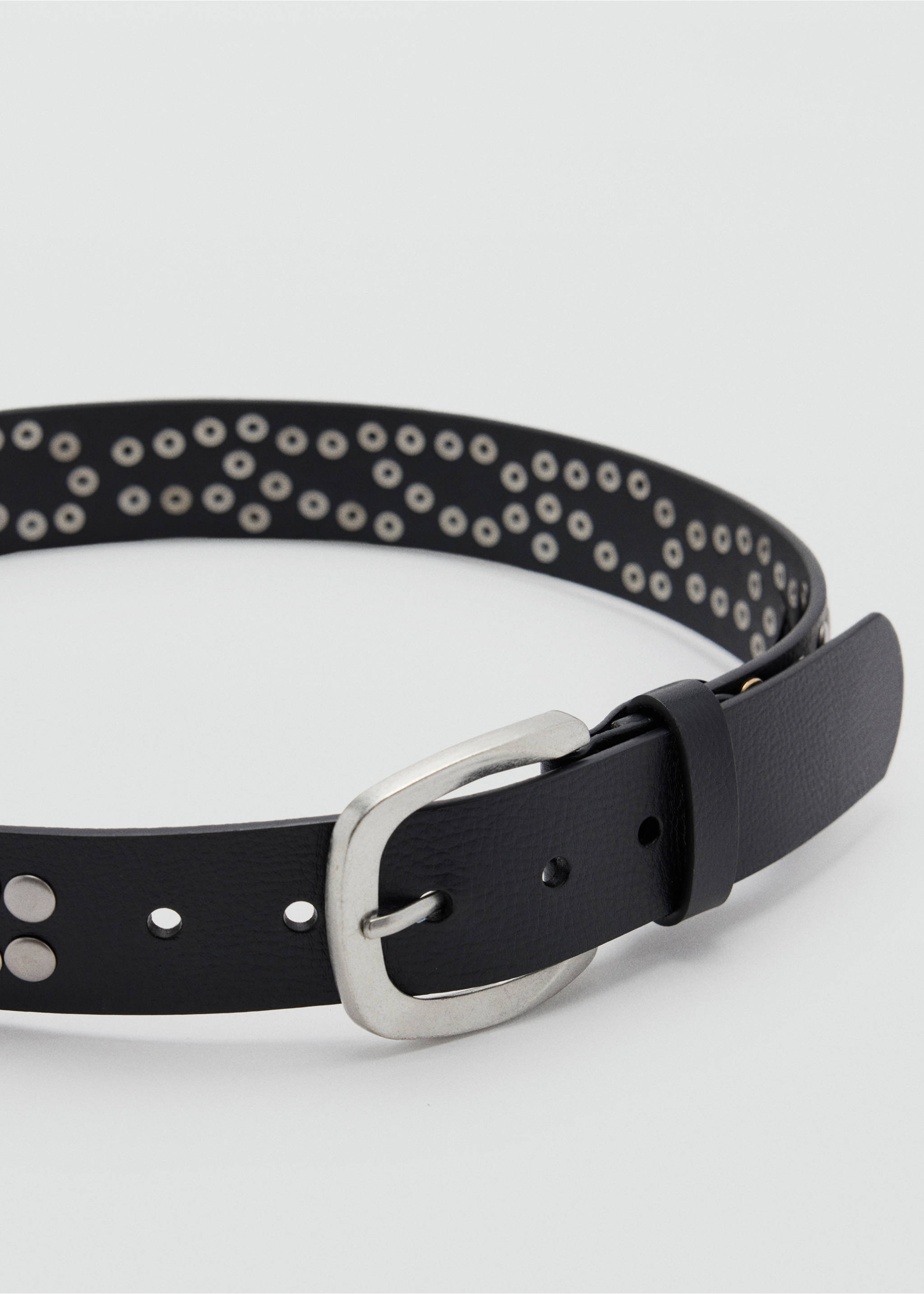Studded leather belt - Medium plane, Black. Ref: 37057793-00.