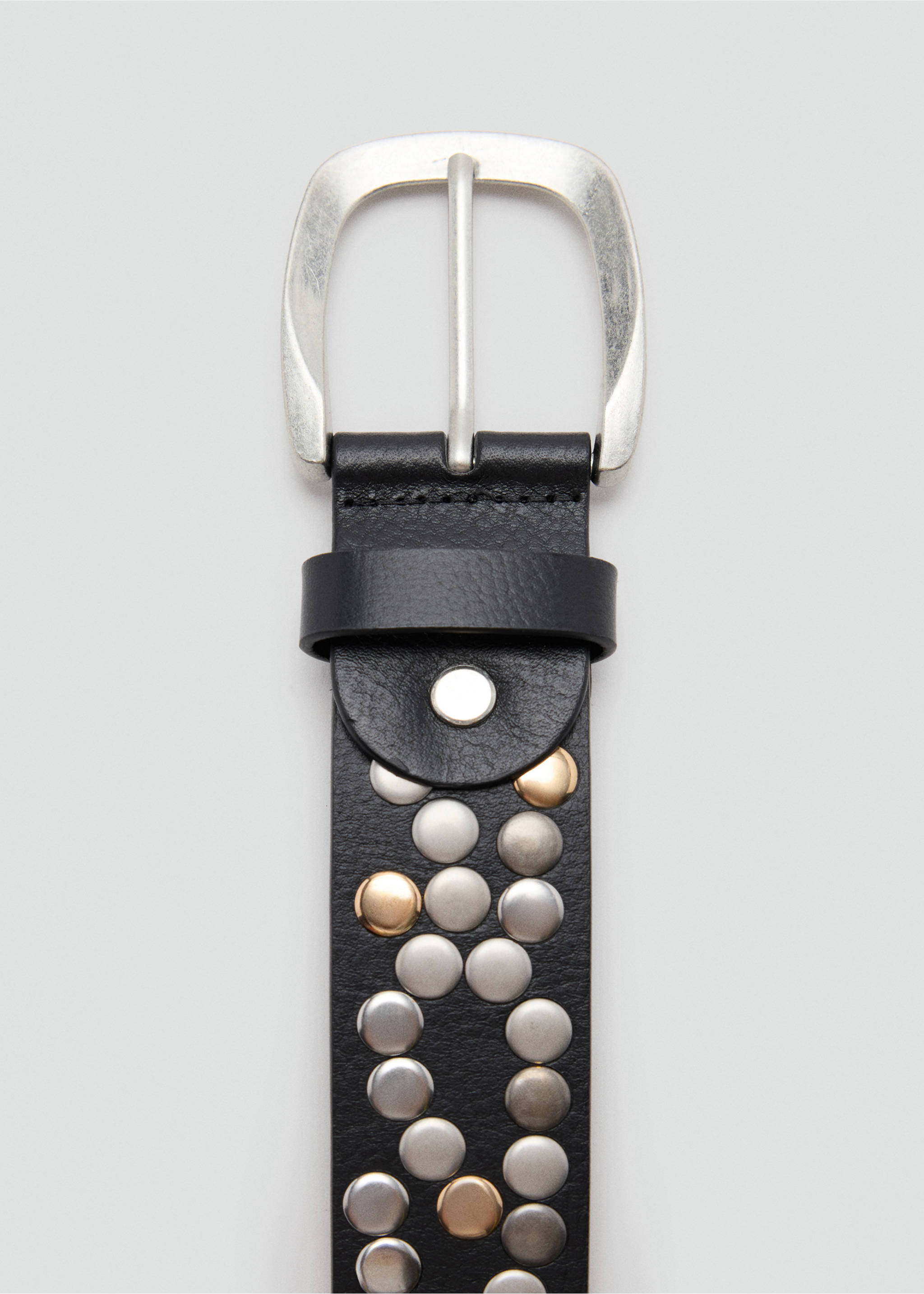 Studded leather belt - Details of the article 1, Black. Ref: 37057793-00.