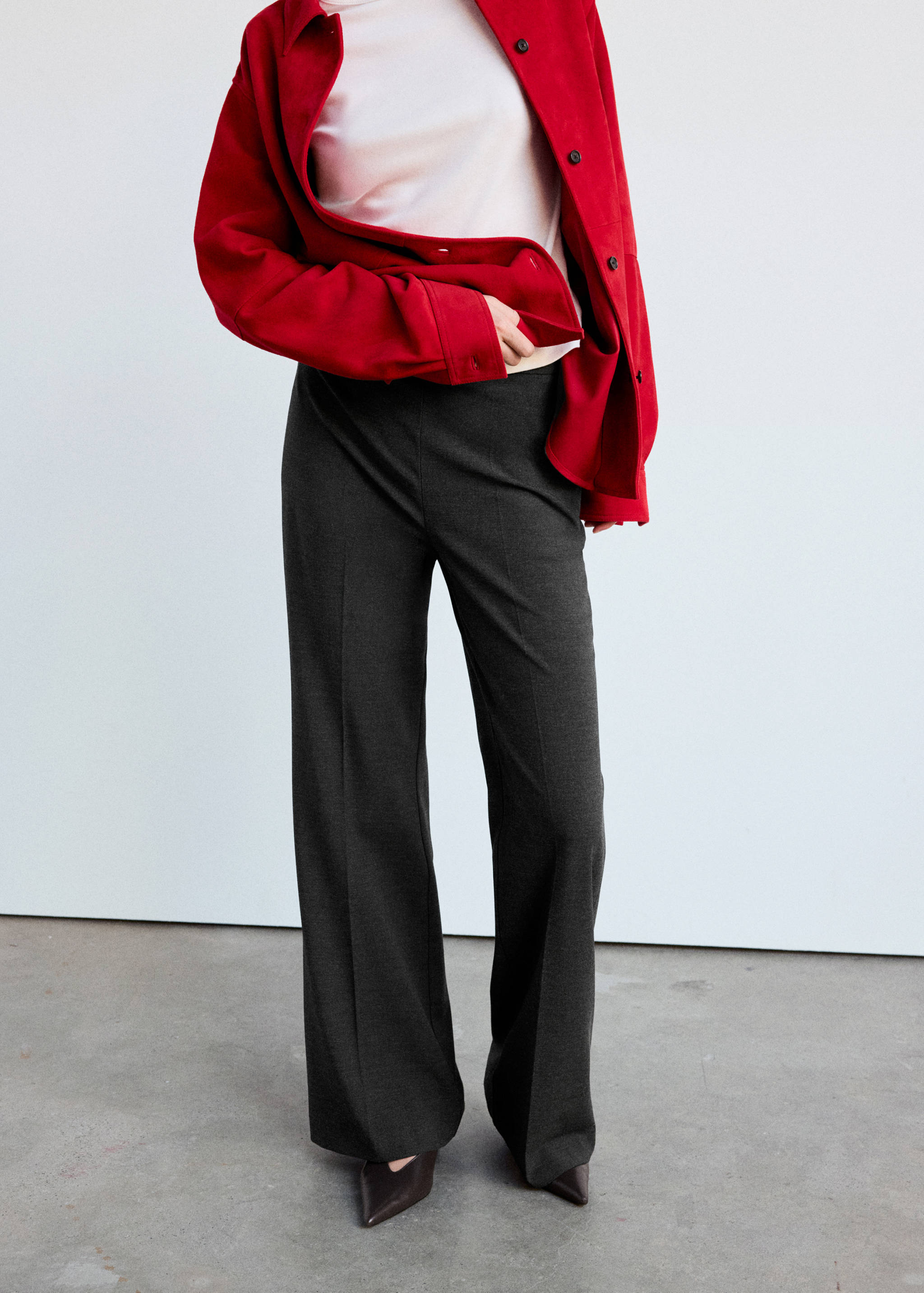 Flared trousers with pressed crease - Medium plane