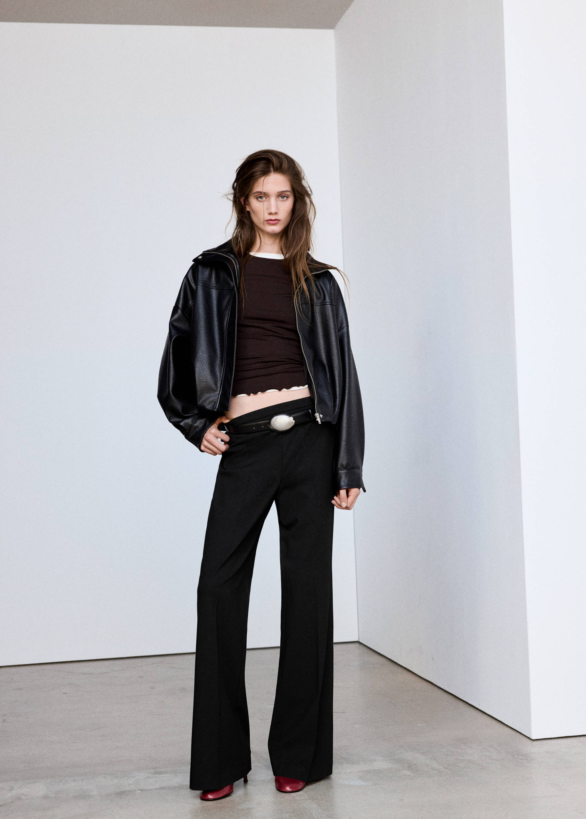 Pantalon flare à pli repassé - Plan général