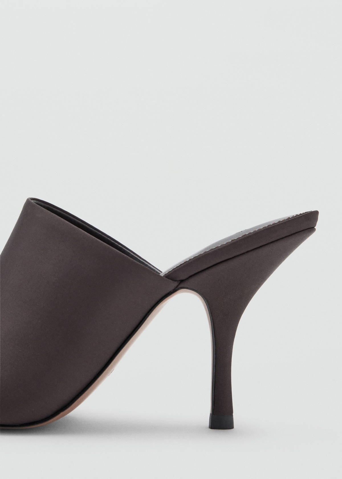 Wide-strap heeled sandal — Chocolate