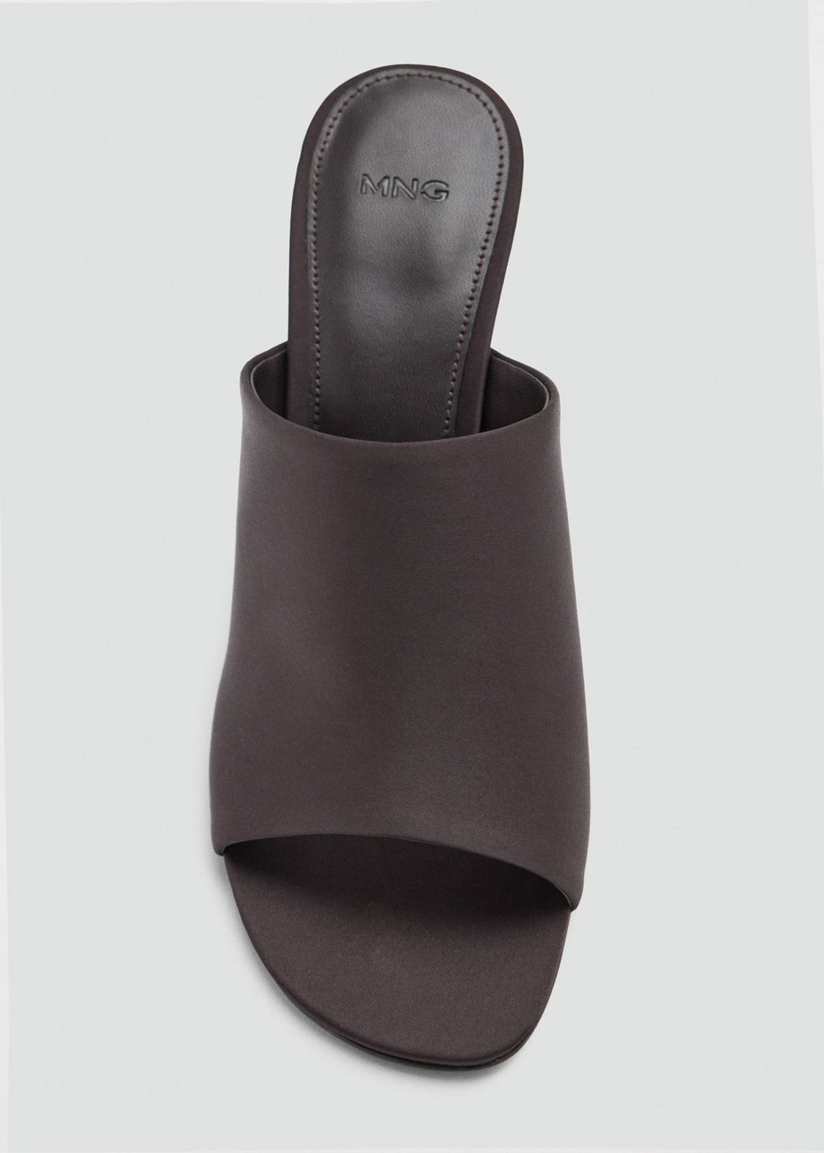 Wide-strap heeled sandal — Chocolate