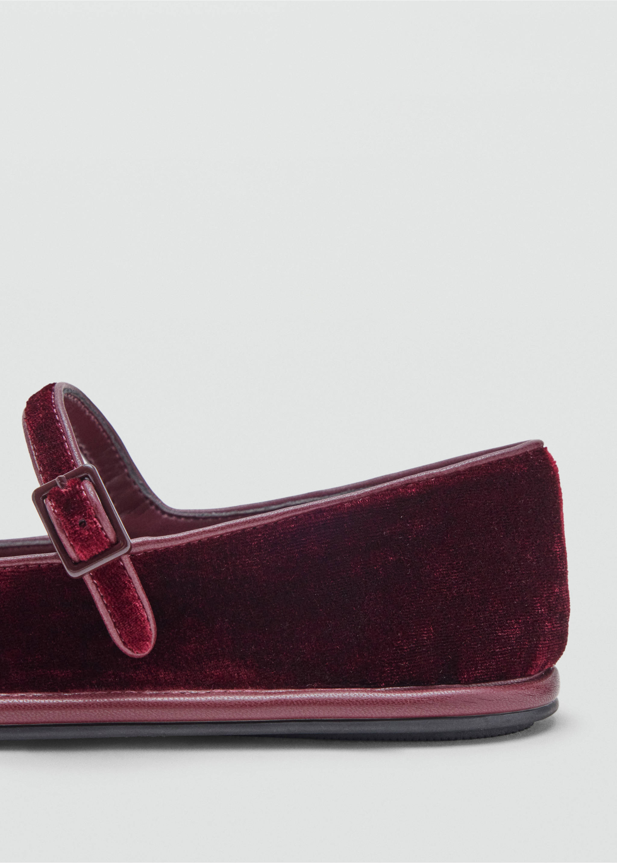 Velvet ballerina pump with buckle - Details of the article 1, Burgundy. Ref: 37057797-00.