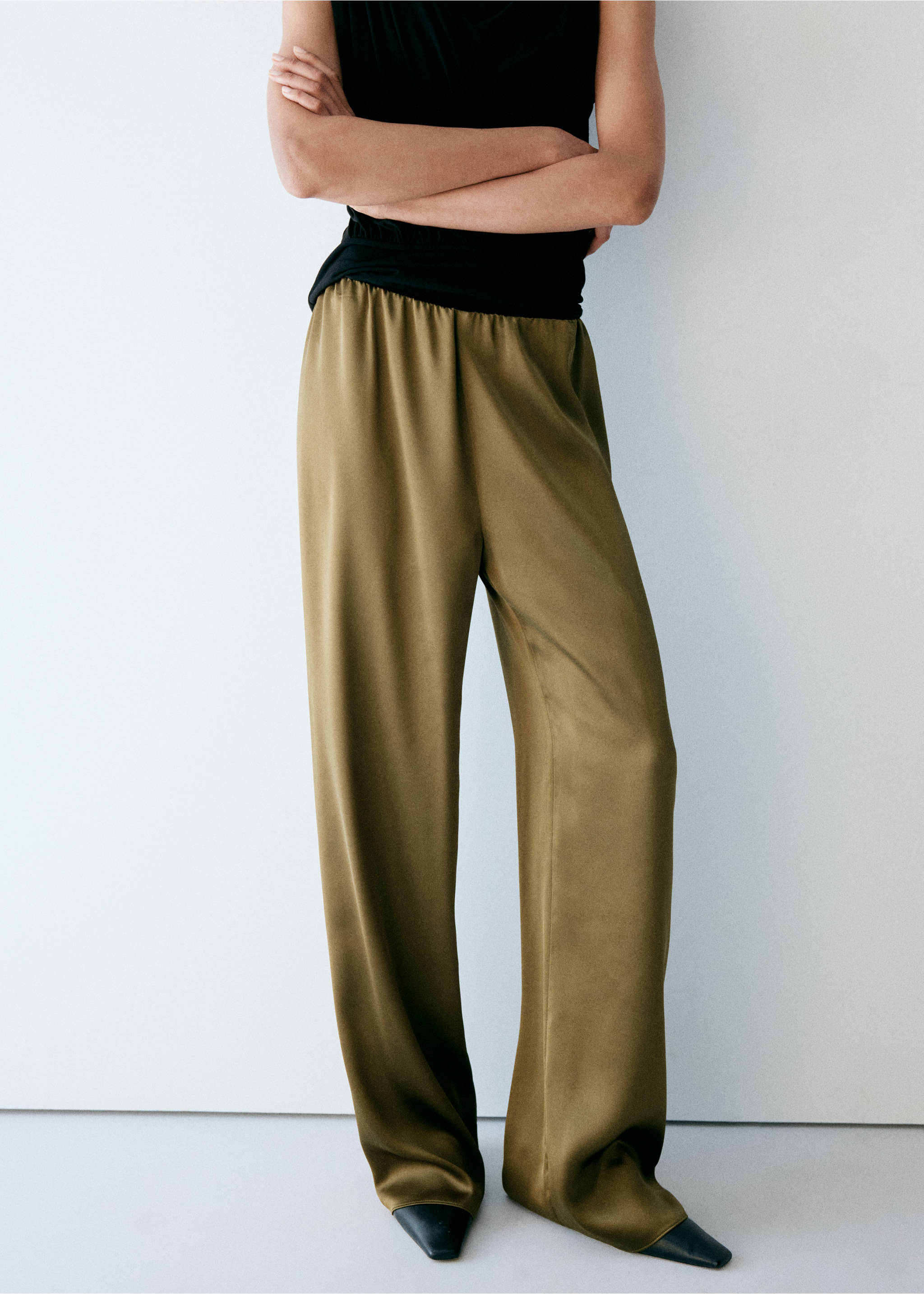Olive green satin wide-leg trousers with an elasticated waist., Khaki. Ref: 37057805-00.