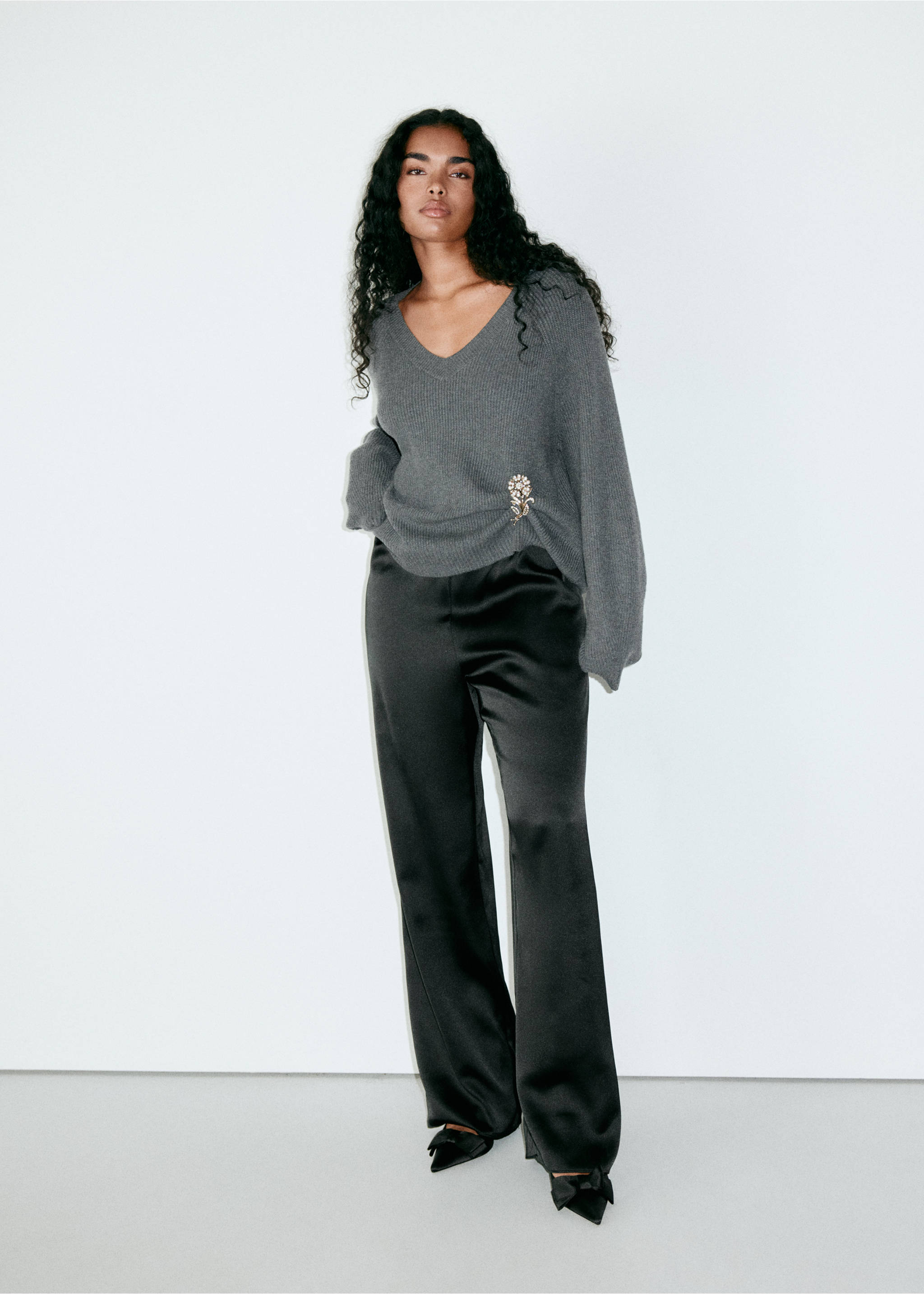Satin straight-fit trousers - Details of the article 5, Black. Ref: 37057805-00.
