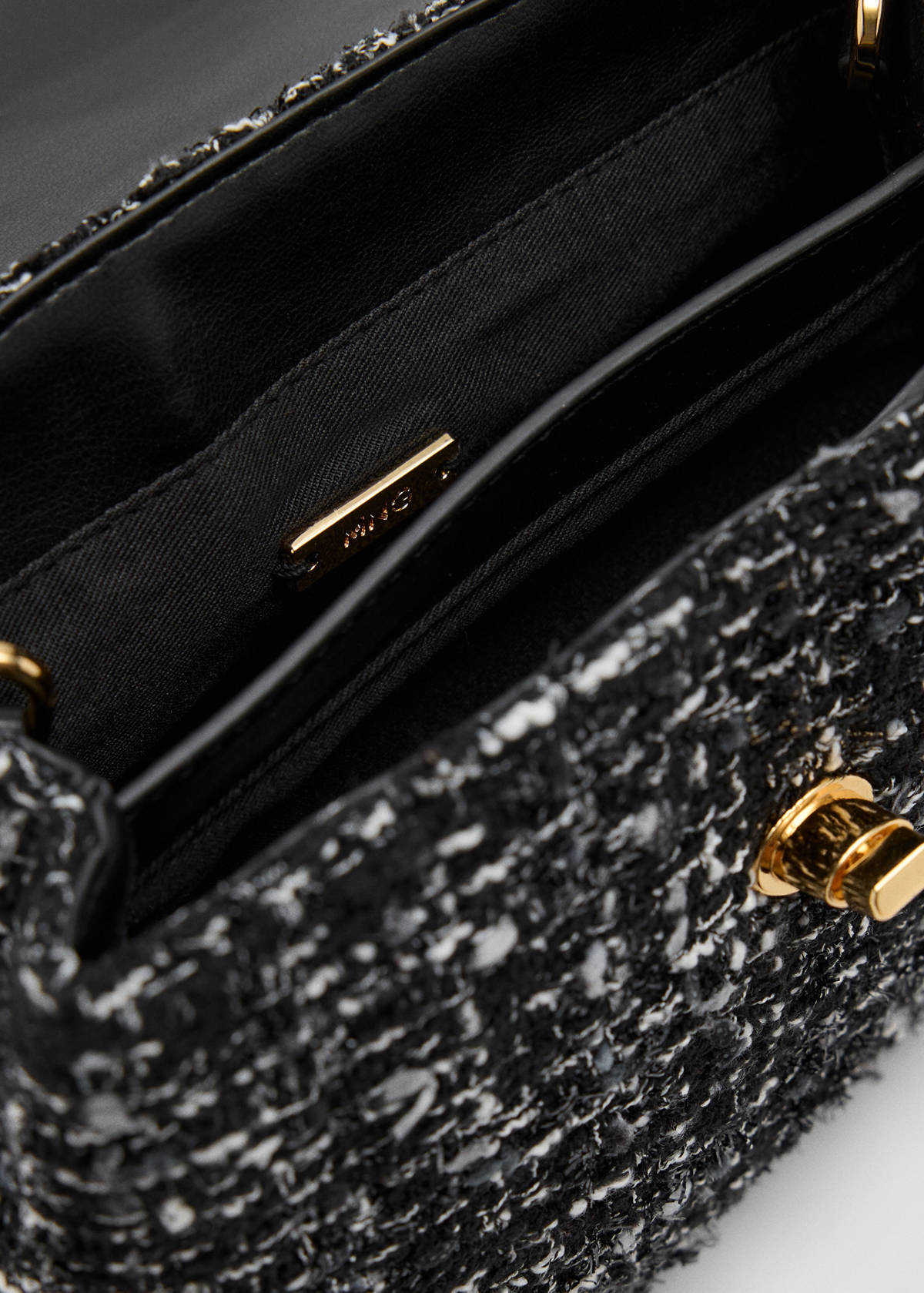 Tweed flap bag — Black