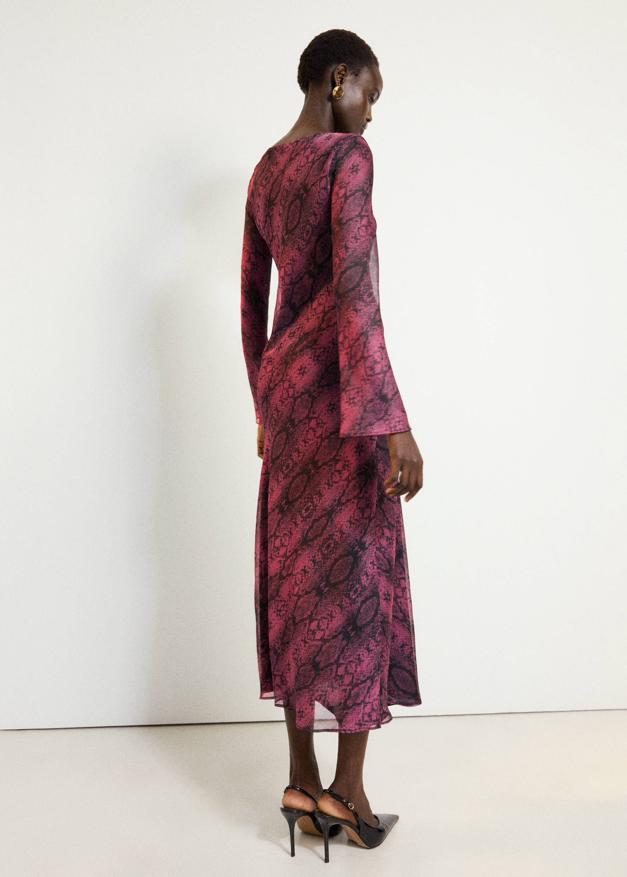 Animal print dress with flared sleeves - Reverse of the article
