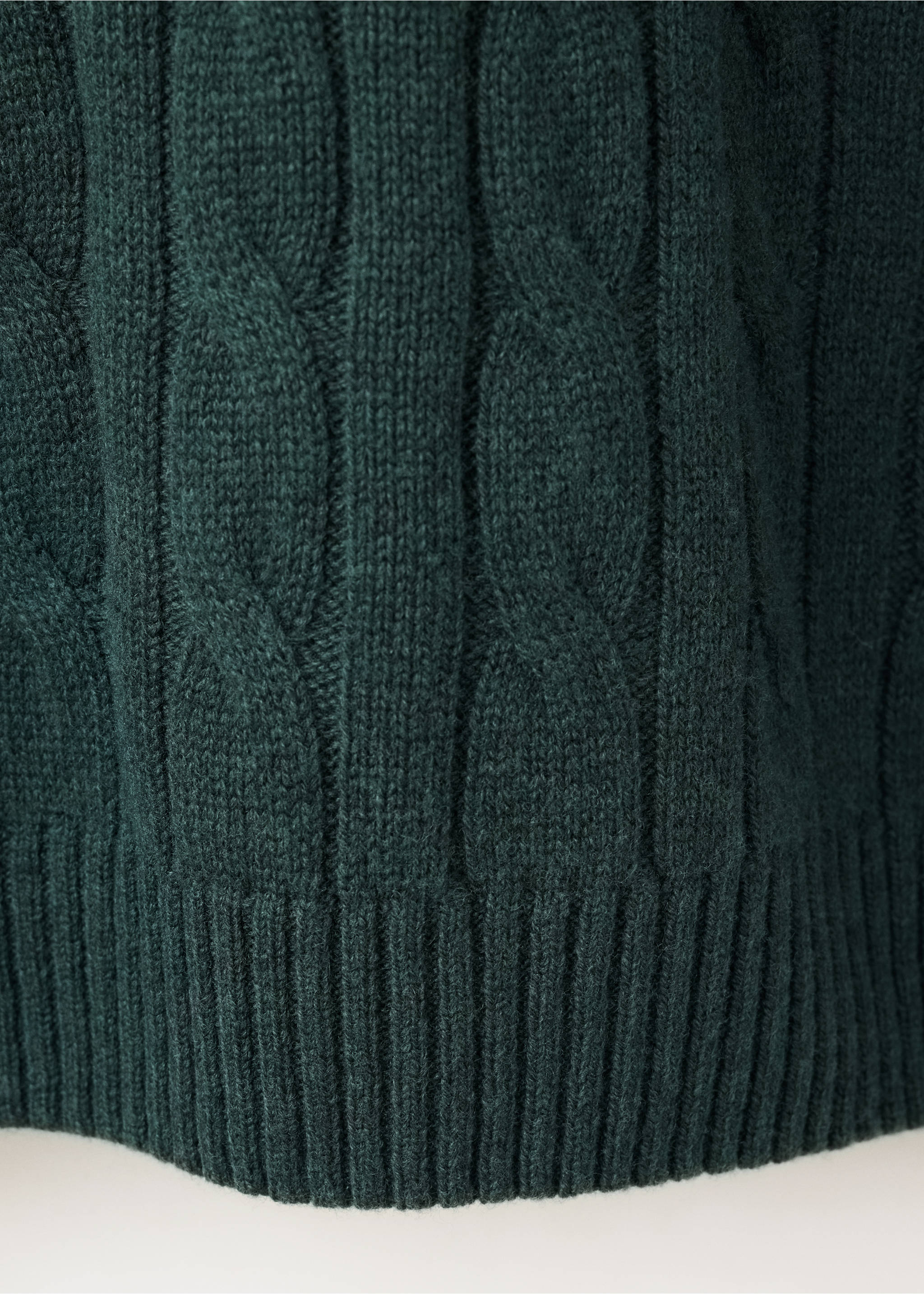 Dark green cable-knit sweater fabric detail, Dark Green. Ref: 37057886-00.