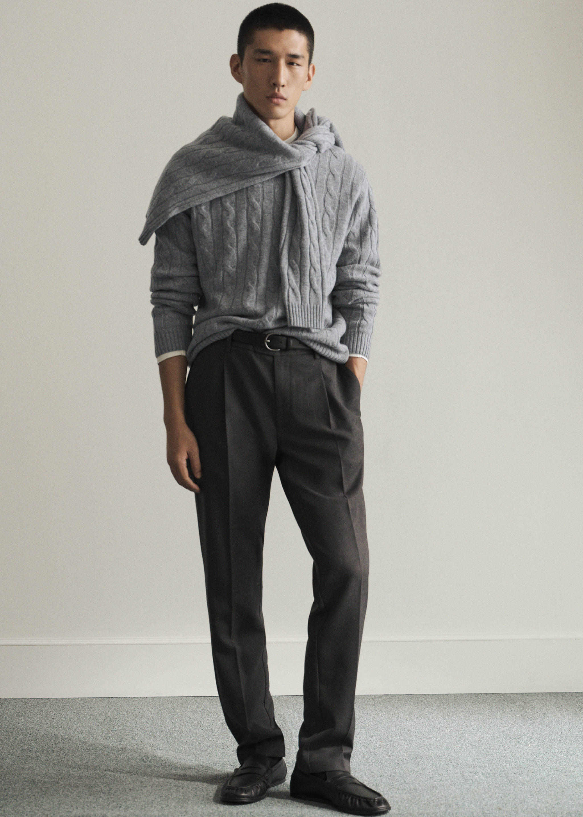 100% wool cable-knit jumper - Details of the article 6