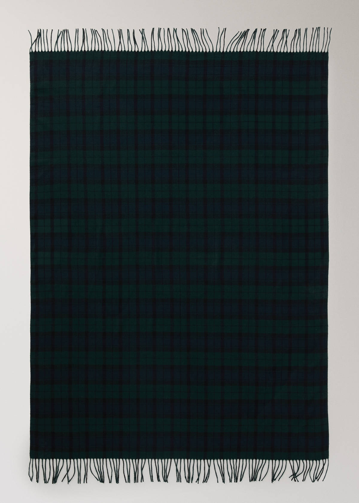 Tartan check throw with fringes — Blue