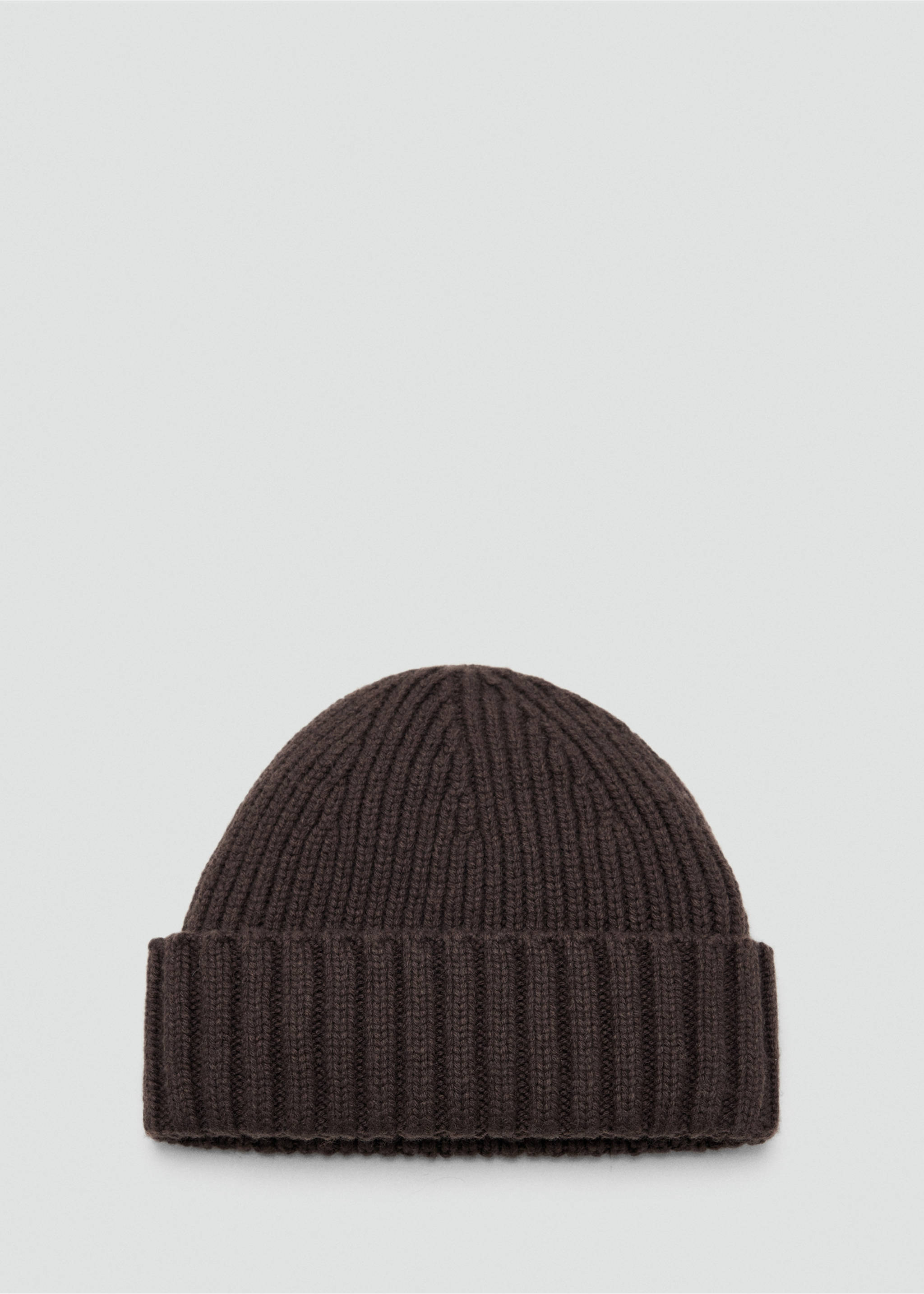 Dark brown ribbed knit beanie with a folded brim., Chocolate. Ref: 37057902-00.