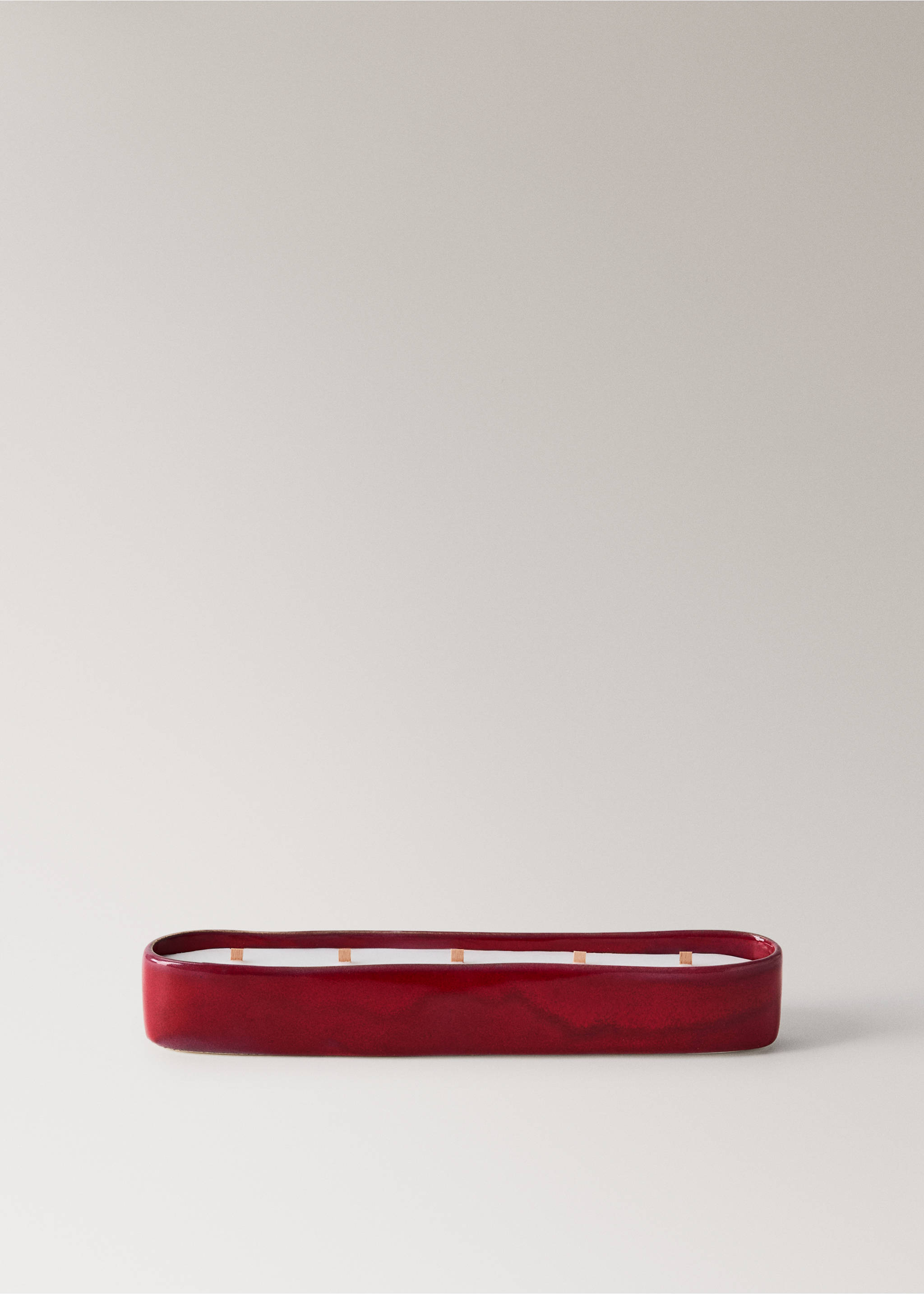 Elongated red ceramic candle with multiple wicks., Red. Ref: 37057904-00.