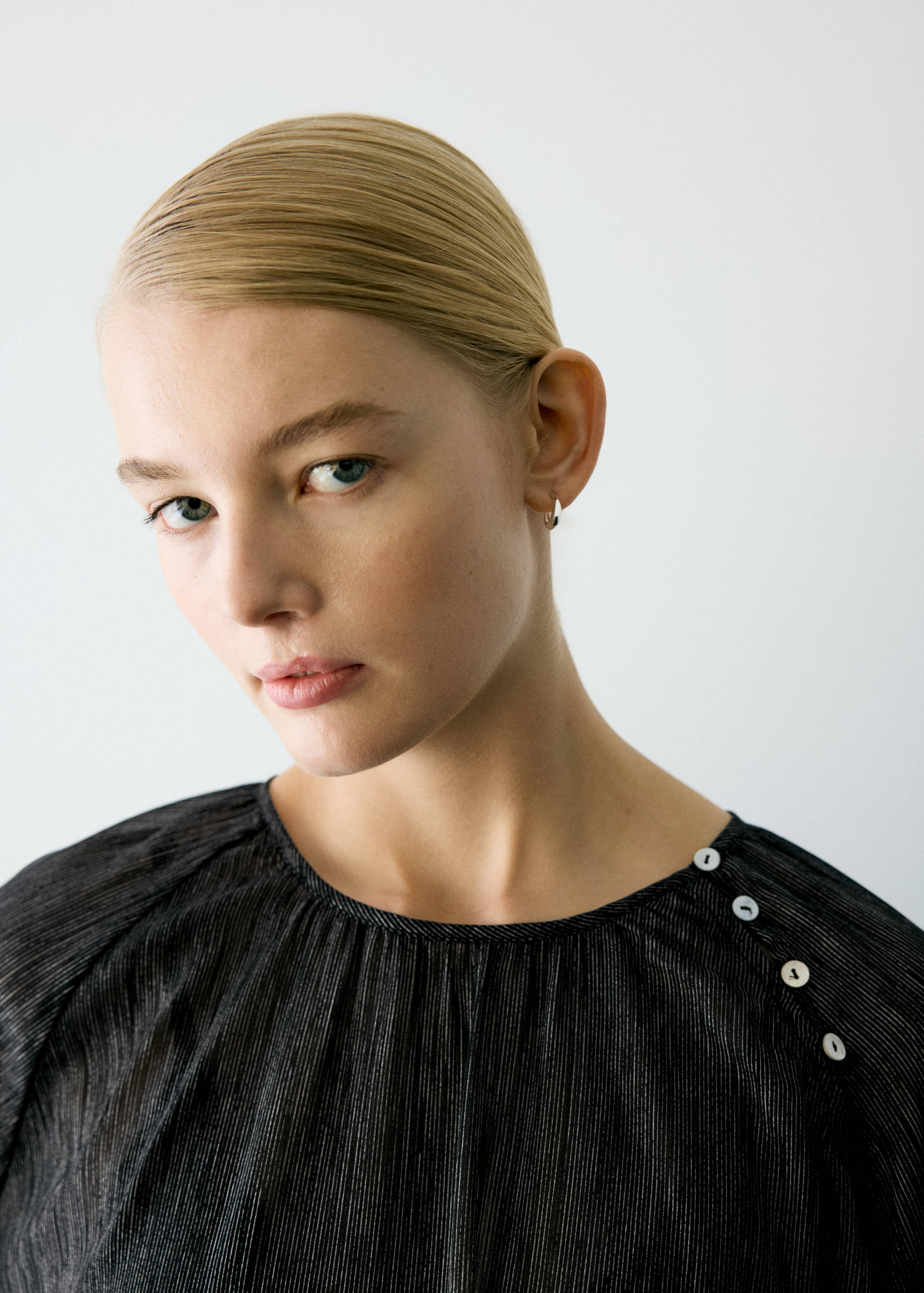 Blouse en fil métallisé détail boutons - Détail de l'article 1