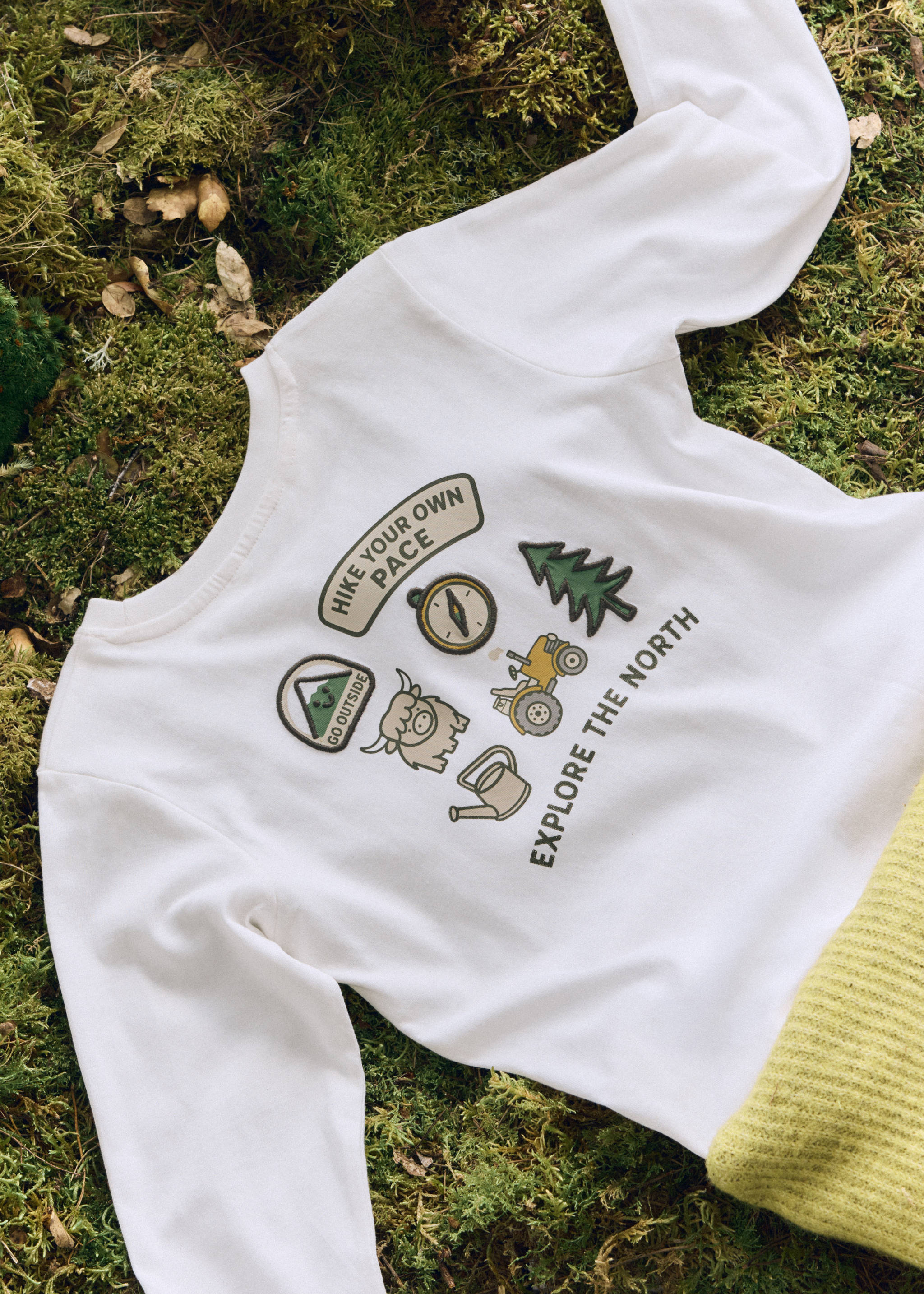 Oversized T-shirt with printed details - Details of the article 5, Off White. Ref: 37057907-00.