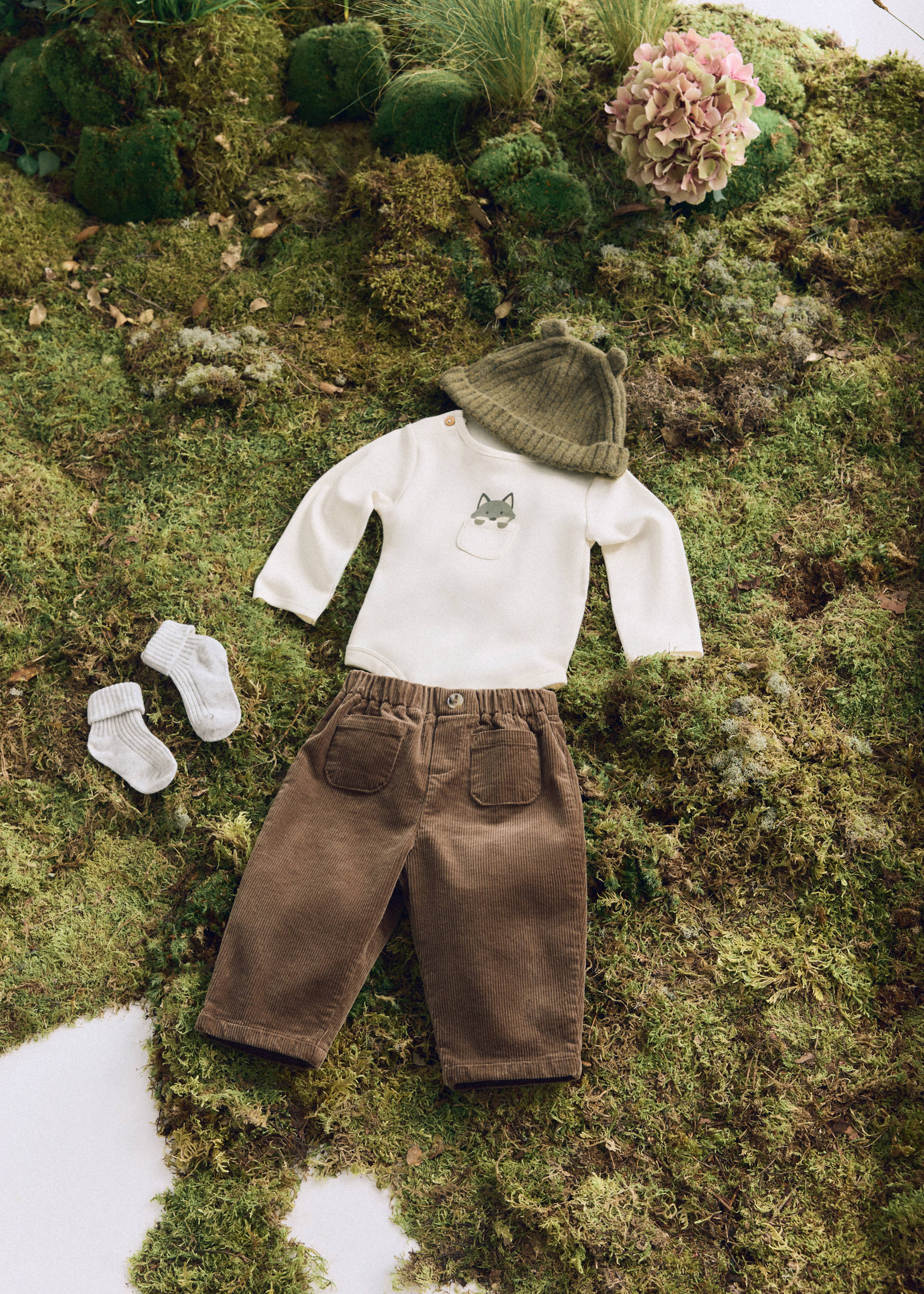Cream long-sleeved baby body with a wolf graphic, paired with brown corduroy trousers., Off White. Ref: 37057937-00.