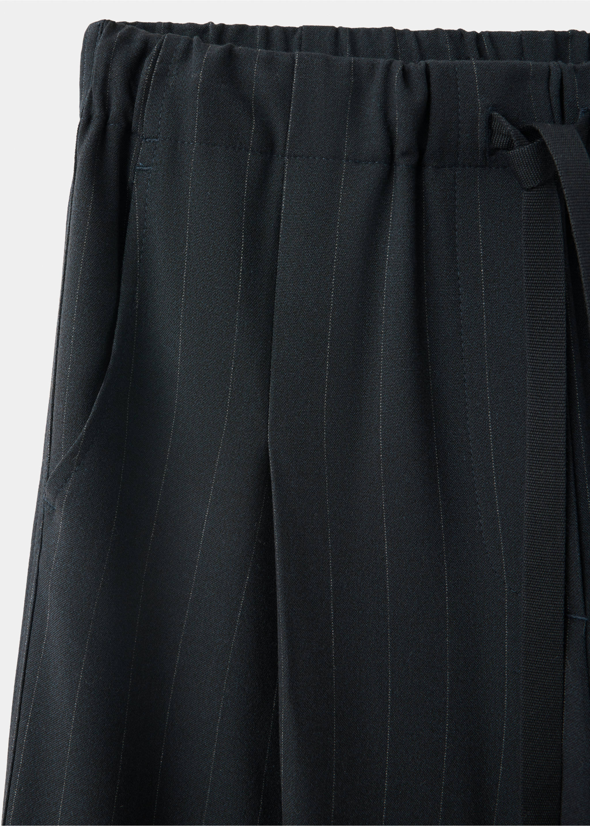 Drawstring straight trousers - Details of the article 8, Navy. Ref: 37057941-00.