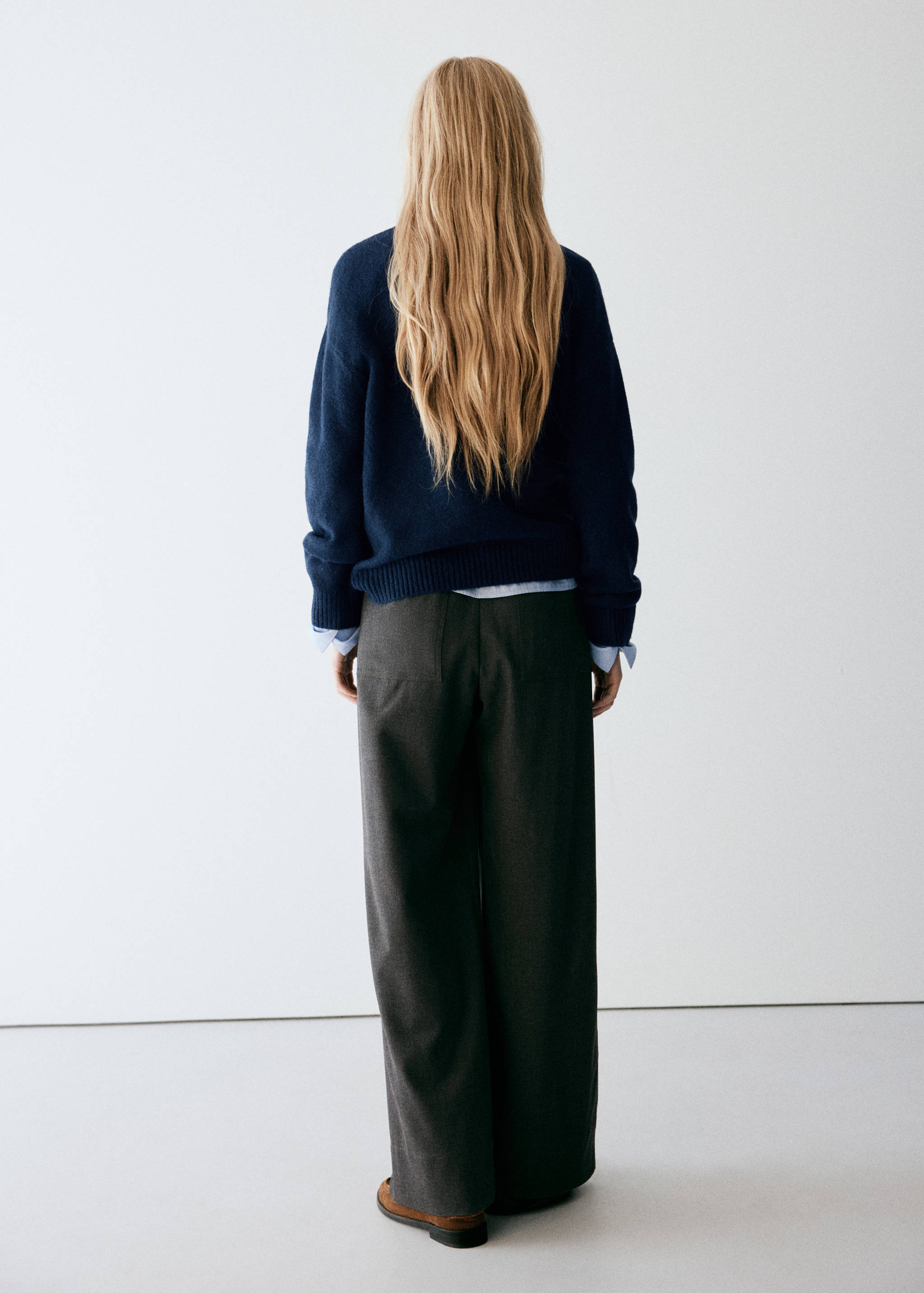 Drawstring straight trousers - Reverse of the article
